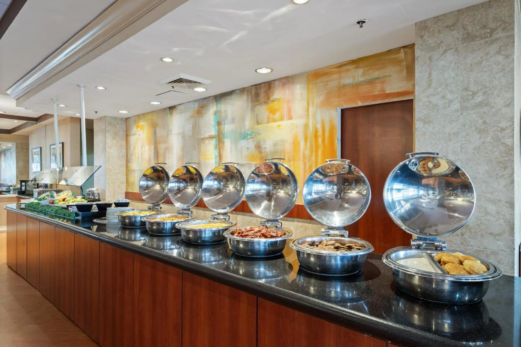Restaurant/places to eat in Crowne Plaza Executive Center Baton Rouge by IHG