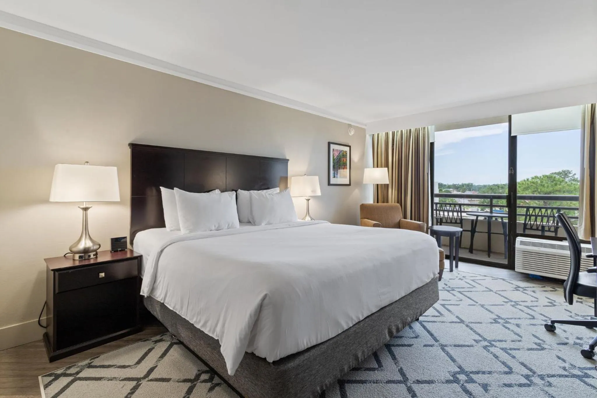 Photo of the whole room, Bed in Crowne Plaza Executive Center Baton Rouge by IHG