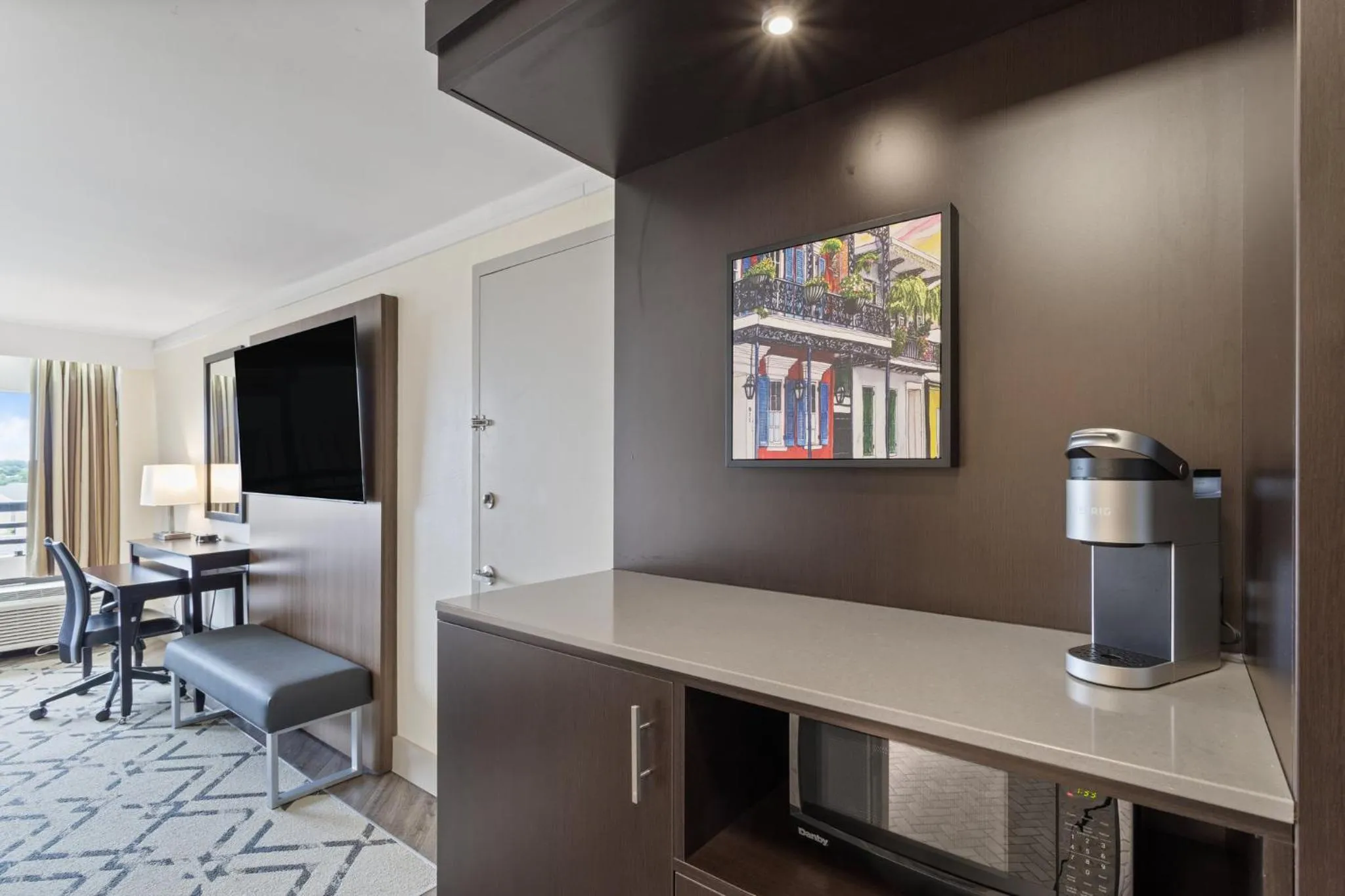 Photo of the whole room in Crowne Plaza Executive Center Baton Rouge by IHG