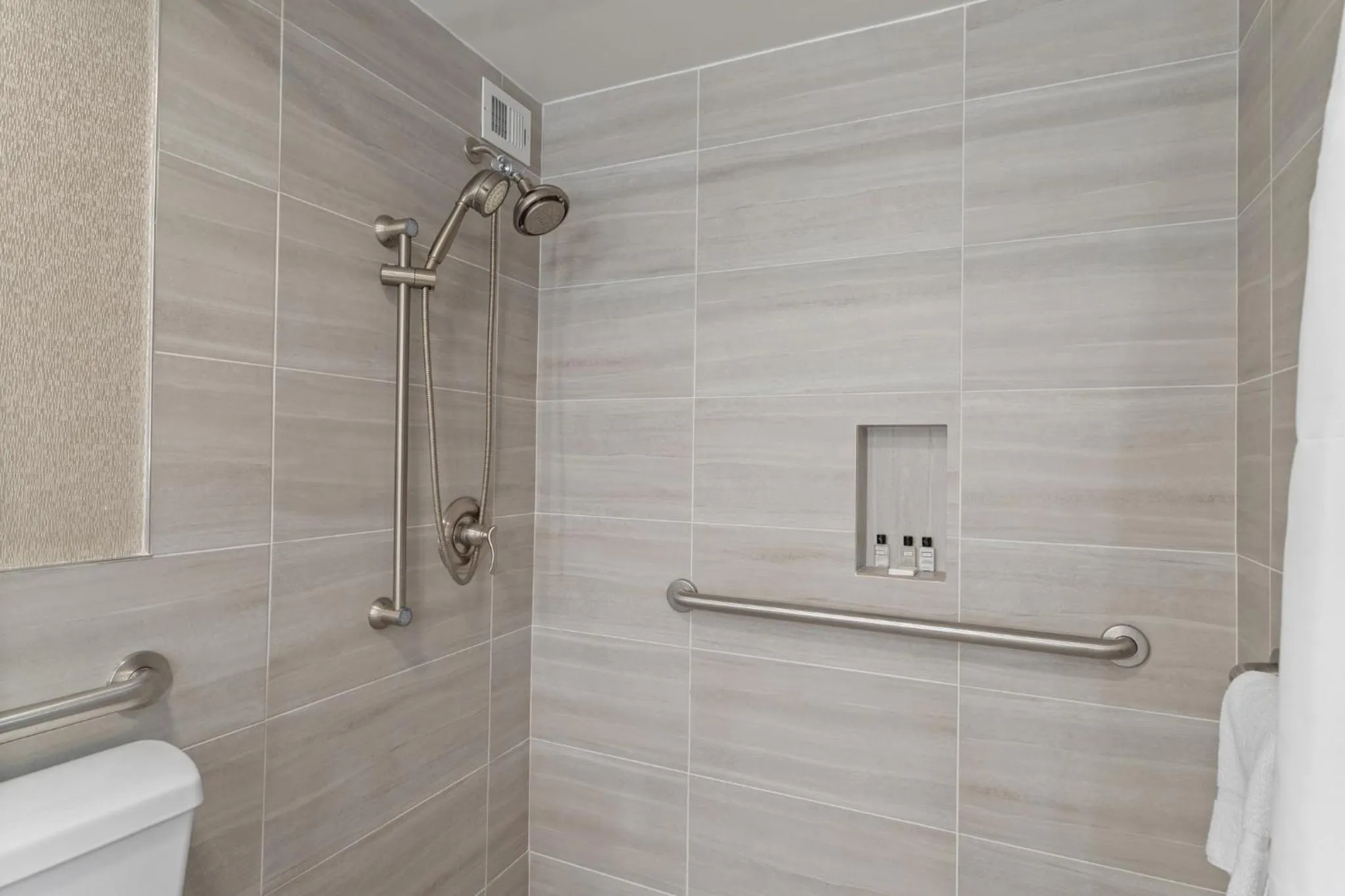 Photo of the whole room in Crowne Plaza Executive Center Baton Rouge by IHG