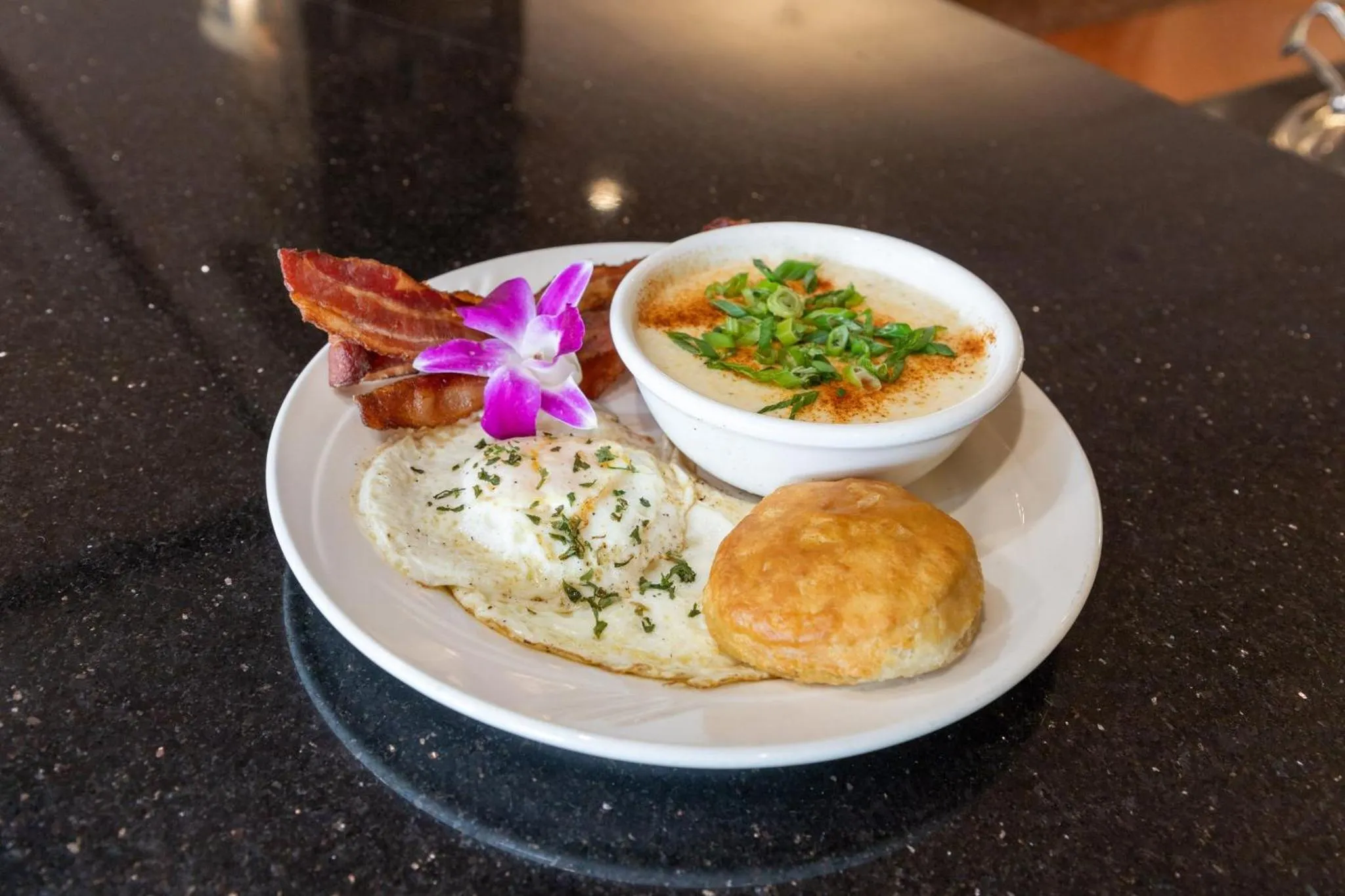 Restaurant/places to eat in Crowne Plaza Executive Center Baton Rouge by IHG