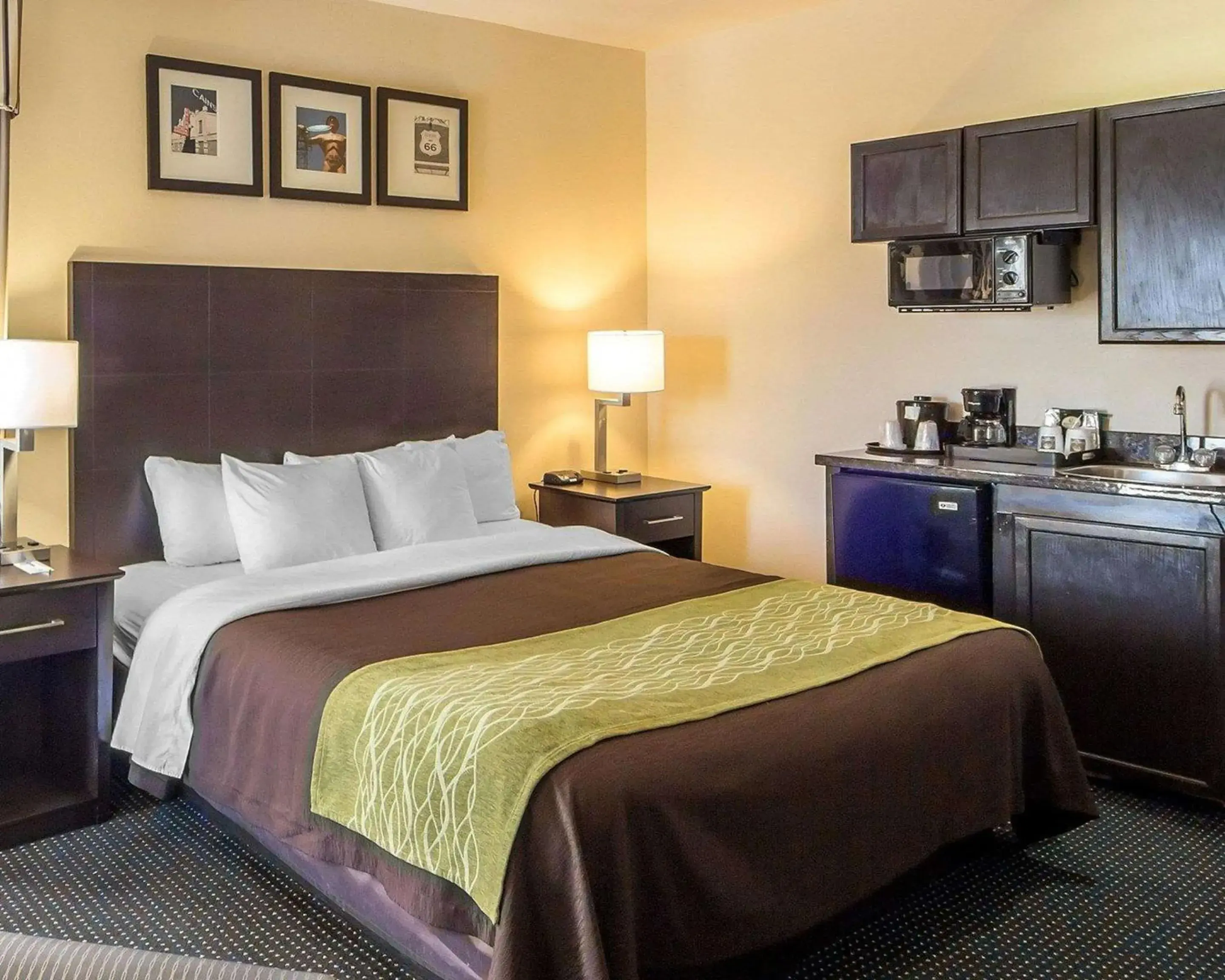 King Room - Accessible/Non-Smoking in Quality Inn Tulsa-Downtown West King Room - Accessible/Non-Smoking in Quality Inn Tulsa-Downtown West