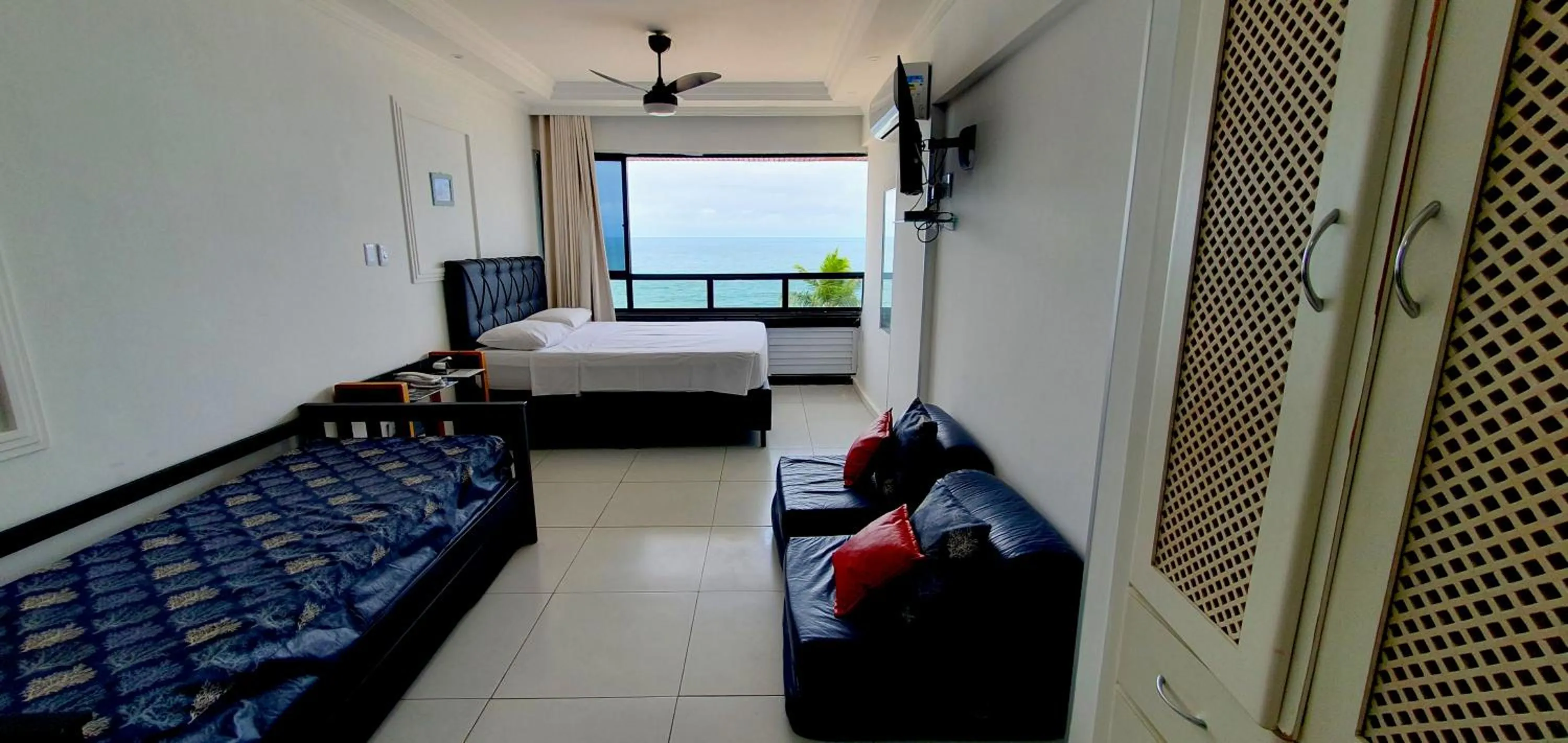 View (from property/room), Bed in Farol Barra Flat