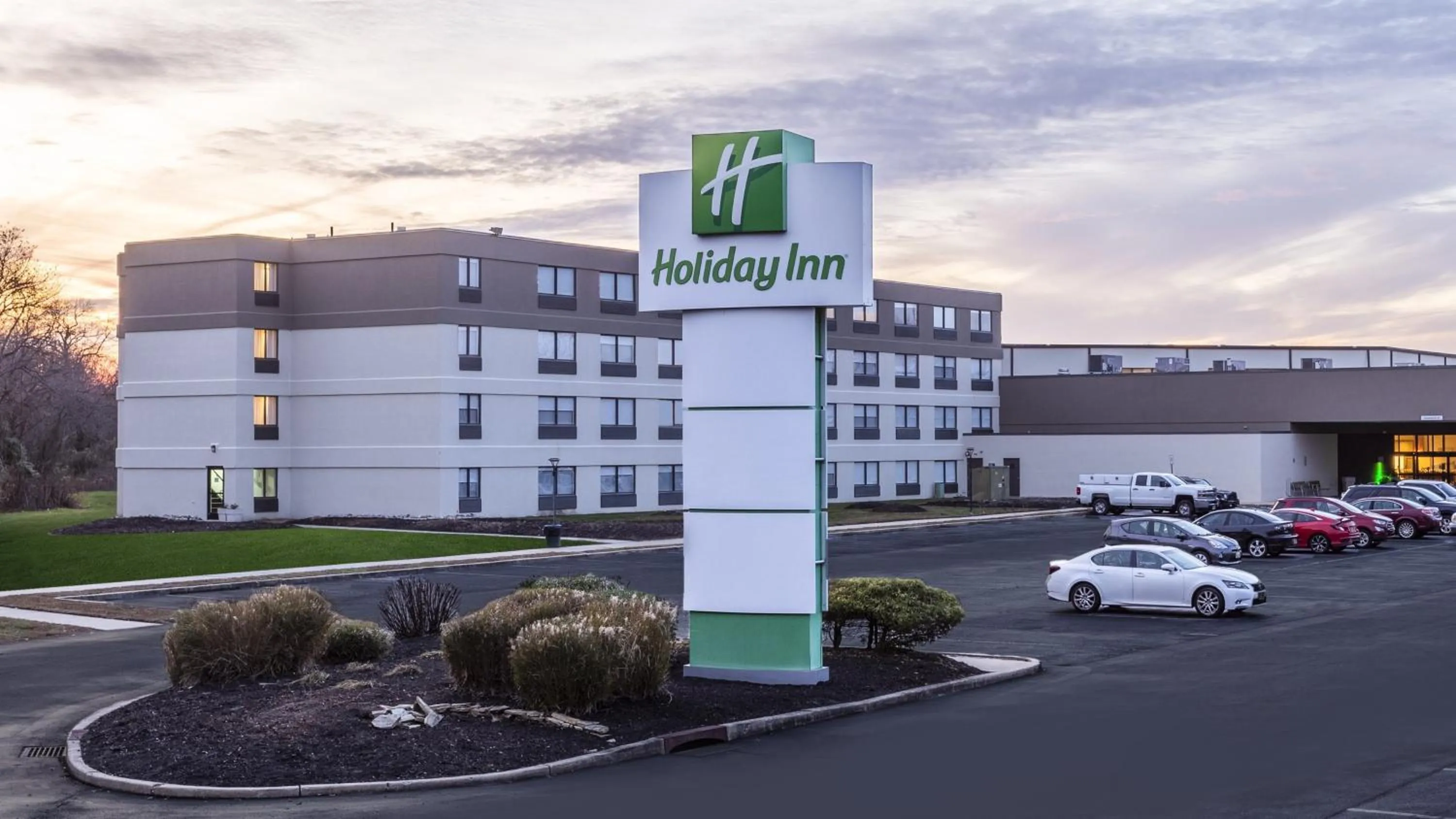 Property building in Holiday Inn Philadelphia South-Swedesboro by IHG