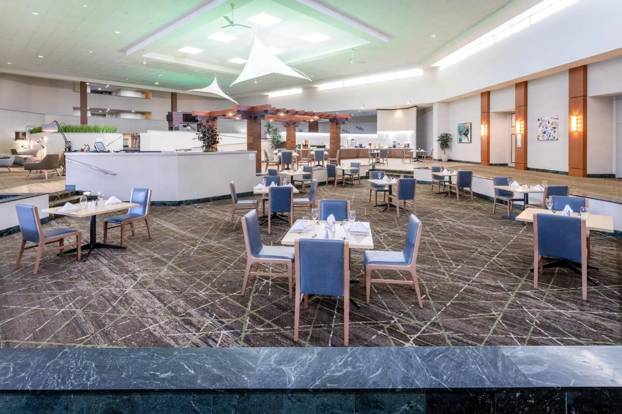 Restaurant/places to eat in Holiday Inn Philadelphia South-Swedesboro by IHG