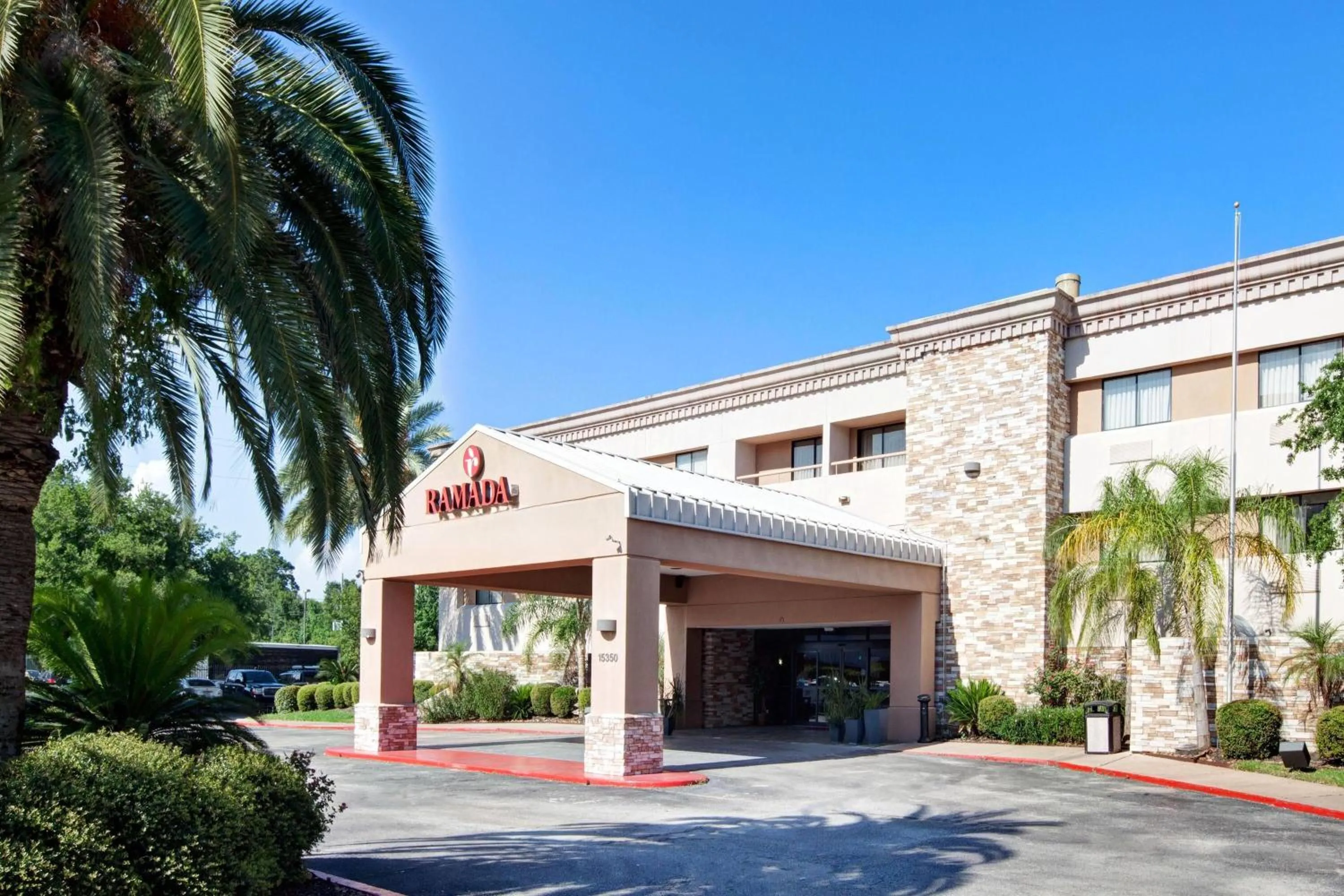 Property building in Ramada by Wyndham Houston Intercontinental Airport South