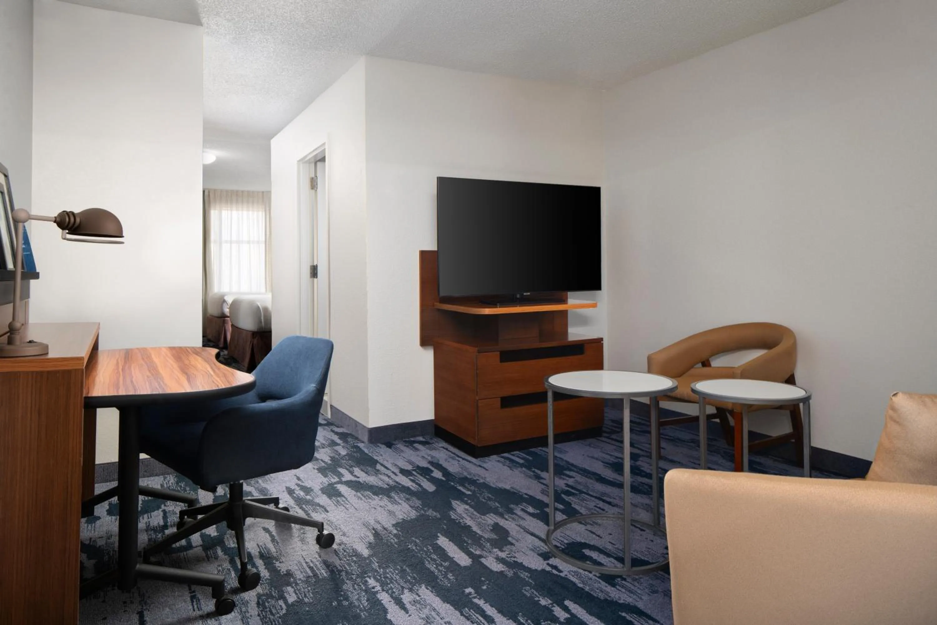 Communal lounge/ TV room in Fairfield Inn & Suites by Marriott Chesapeake Suffolk