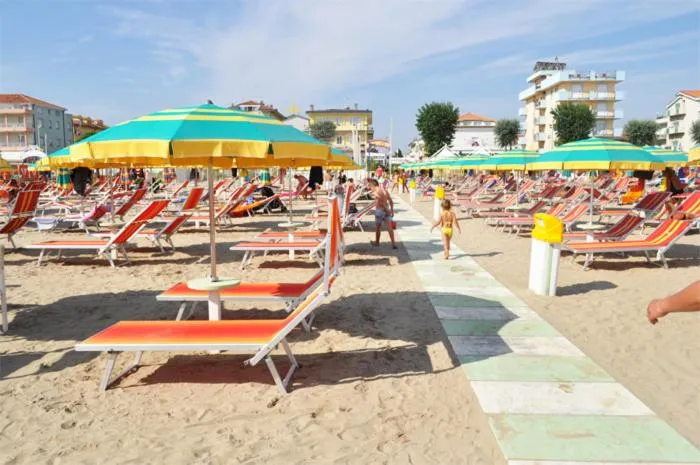 Beach in Hotel Diamante 5 minuti dalla fiera di rimini CON PARCHEGGIO INCLUSO
