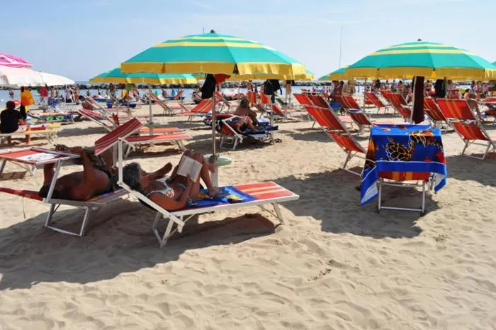 Beach in Hotel Diamante 5 minuti dalla fiera di rimini CON PARCHEGGIO INCLUSO