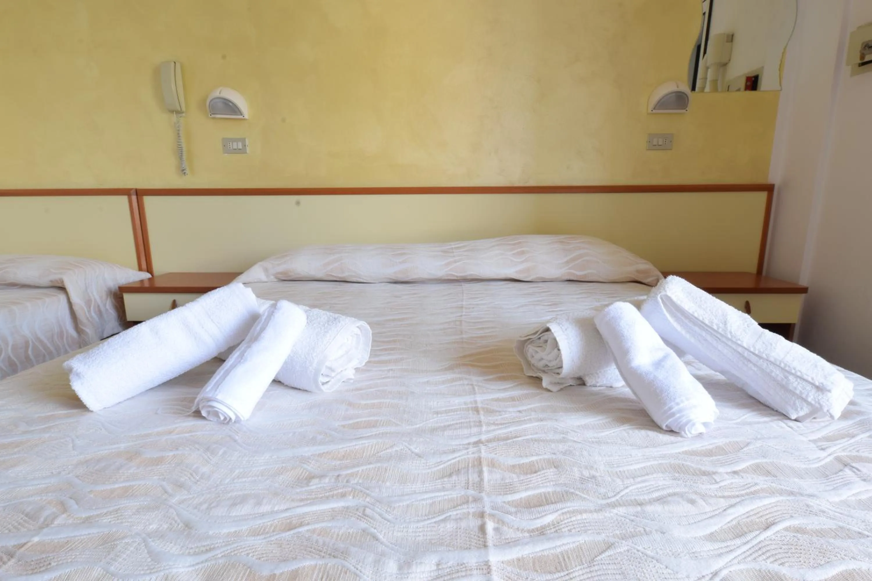 Bed in Hotel Diamante 5 minuti dalla fiera di rimini CON PARCHEGGIO INCLUSO