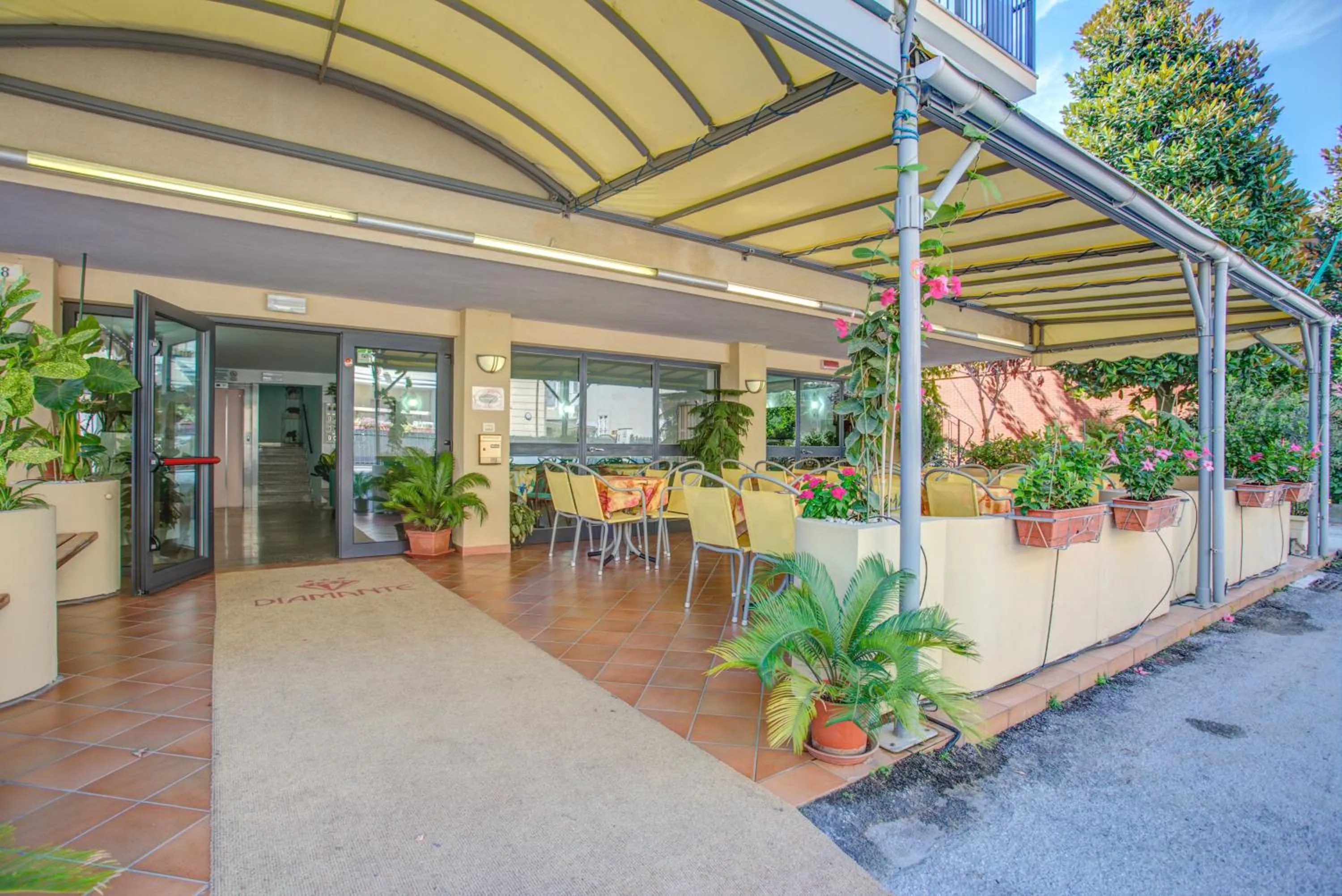 Hotel Diamante 5 minuti dalla fiera di rimini CON PARCHEGGIO INCLUSO