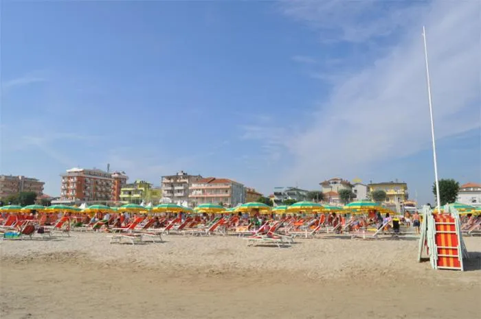 Beach in Hotel Diamante 5 minuti dalla fiera di rimini CON PARCHEGGIO INCLUSO