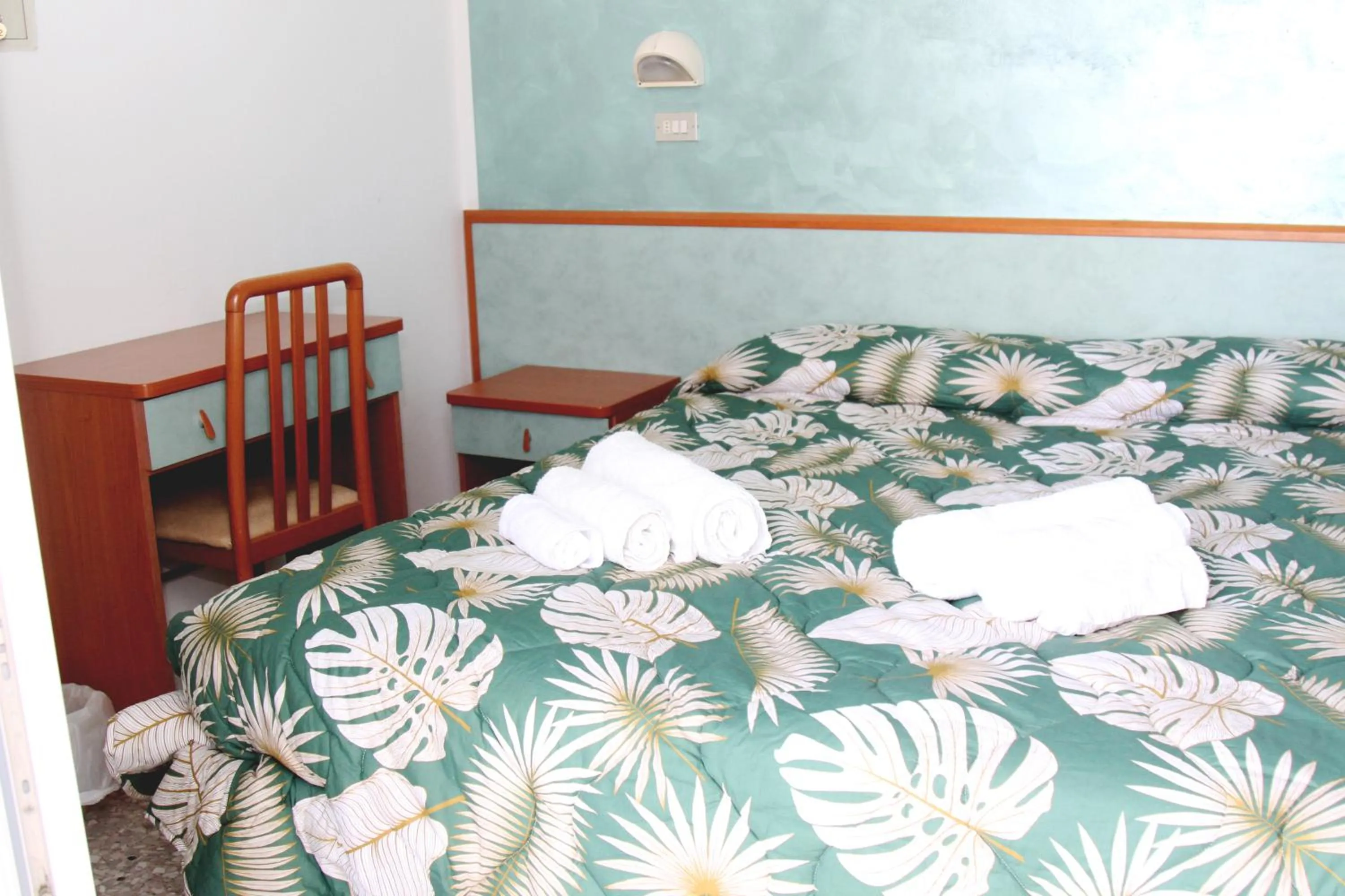 Bed in Hotel Diamante 5 minuti dalla fiera di rimini CON PARCHEGGIO INCLUSO