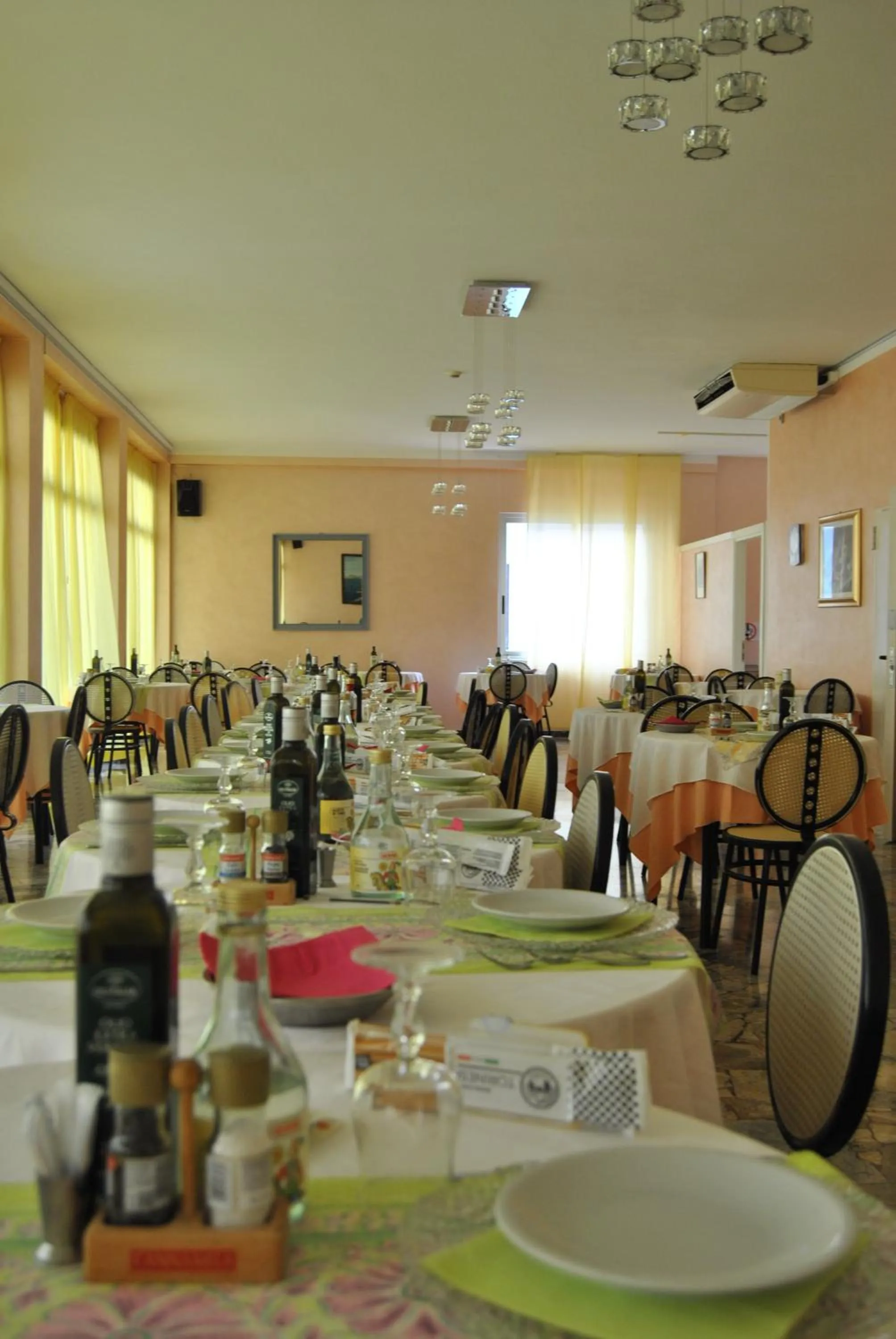 Hotel Diamante 5 minuti dalla fiera di rimini CON PARCHEGGIO INCLUSO