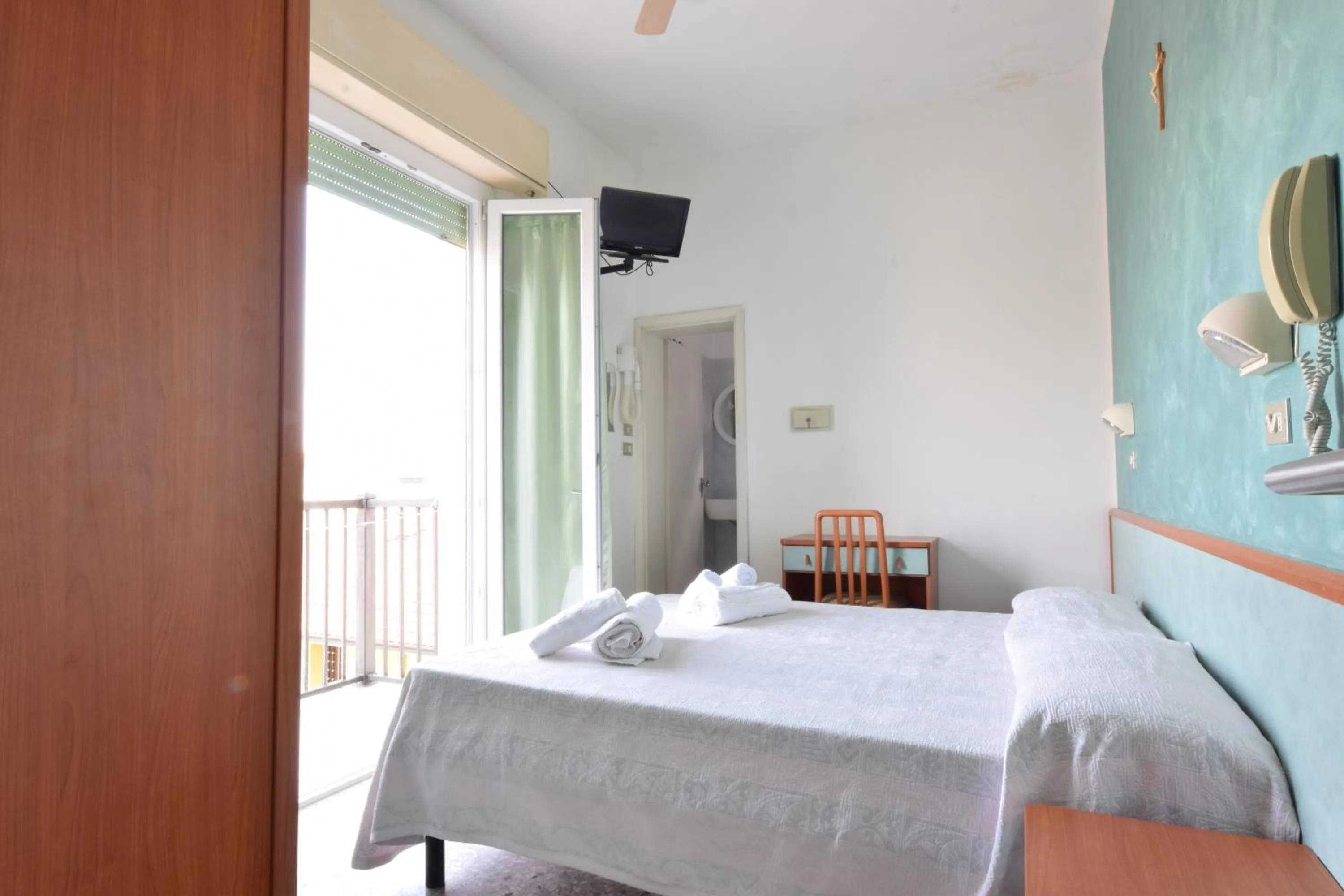 Bed in Hotel Diamante 5 minuti dalla fiera di rimini CON PARCHEGGIO INCLUSO