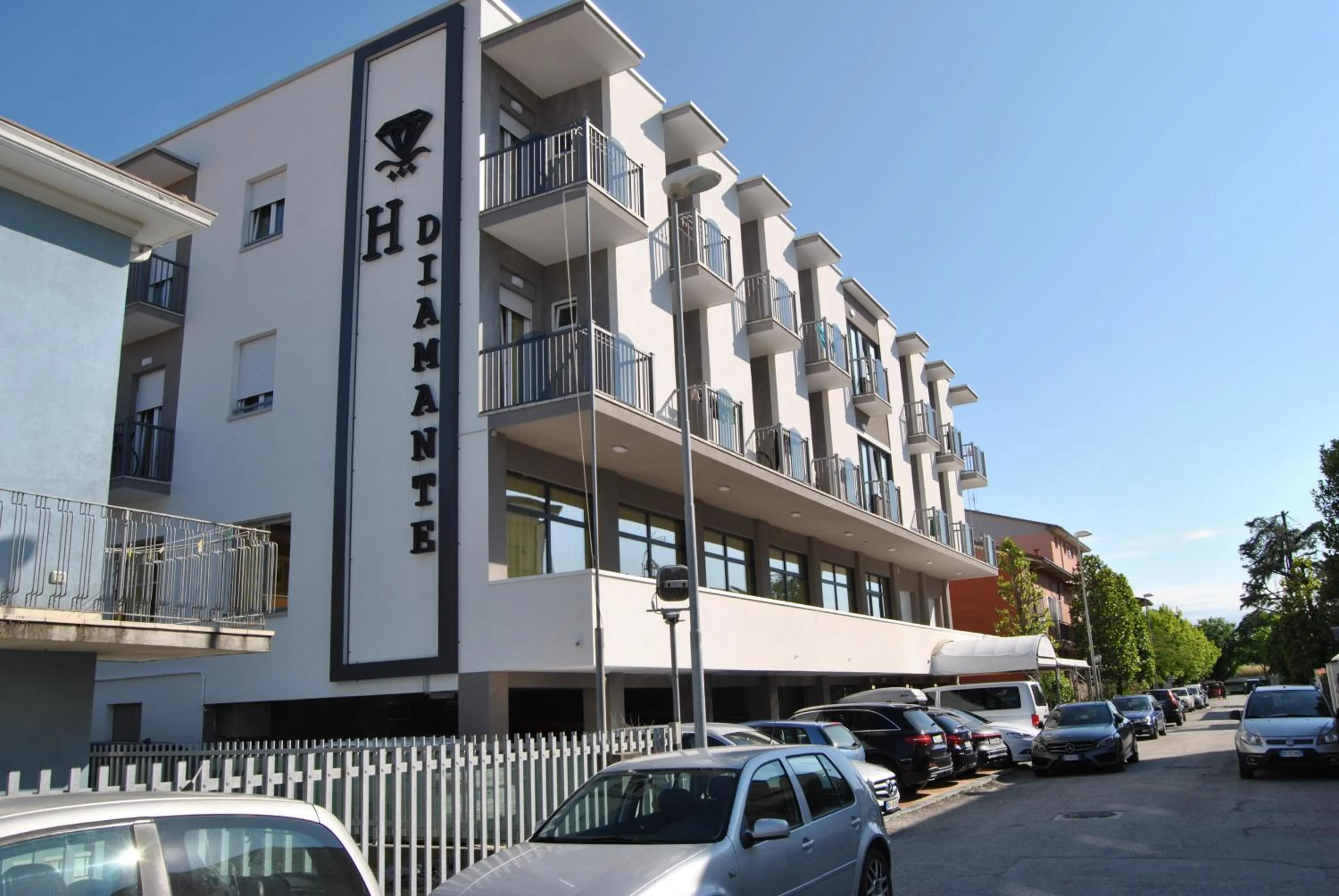 Property building in Hotel Diamante 5 minuti dalla fiera di rimini CON PARCHEGGIO INCLUSO