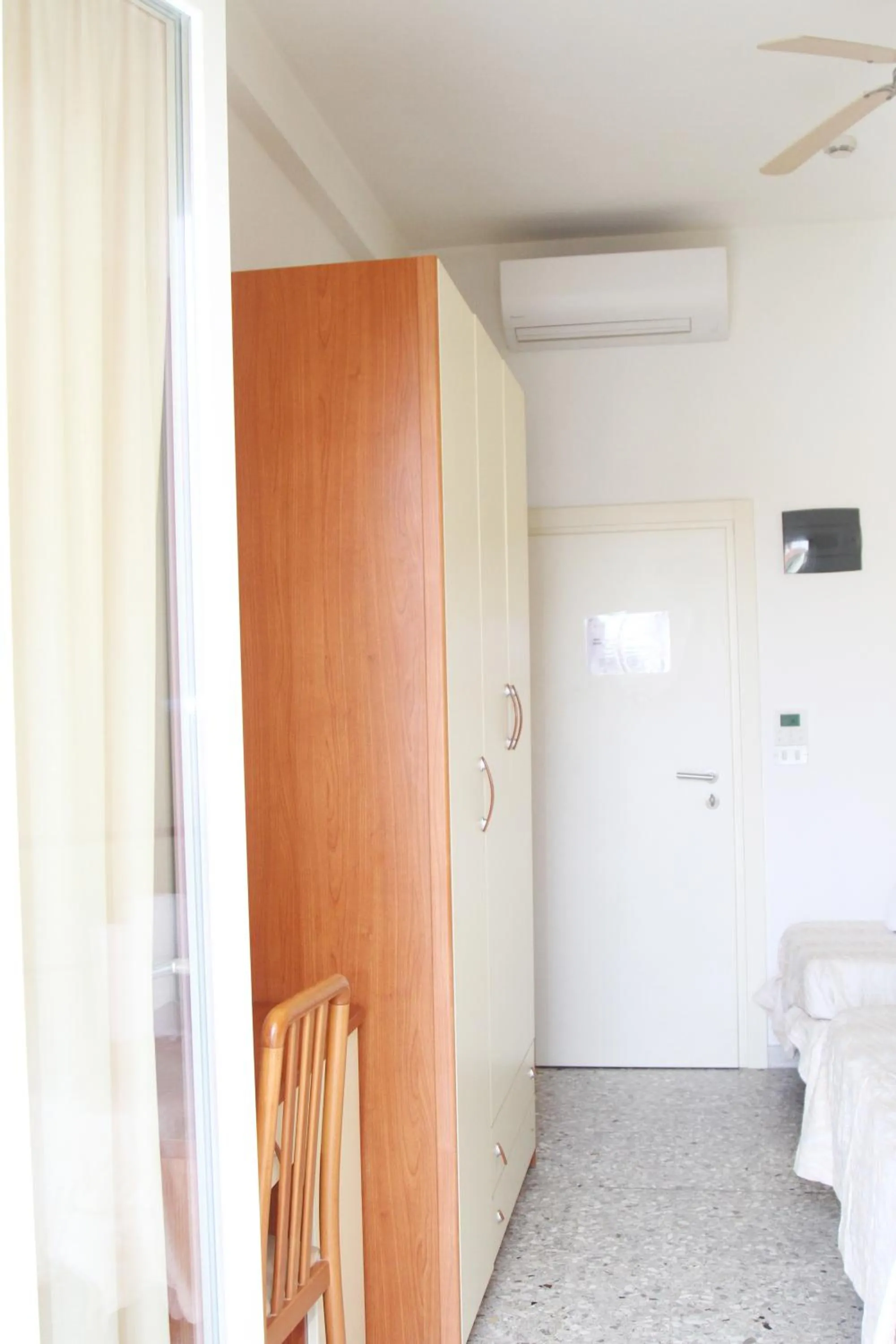 Bed in Hotel Diamante 5 minuti dalla fiera di rimini CON PARCHEGGIO INCLUSO