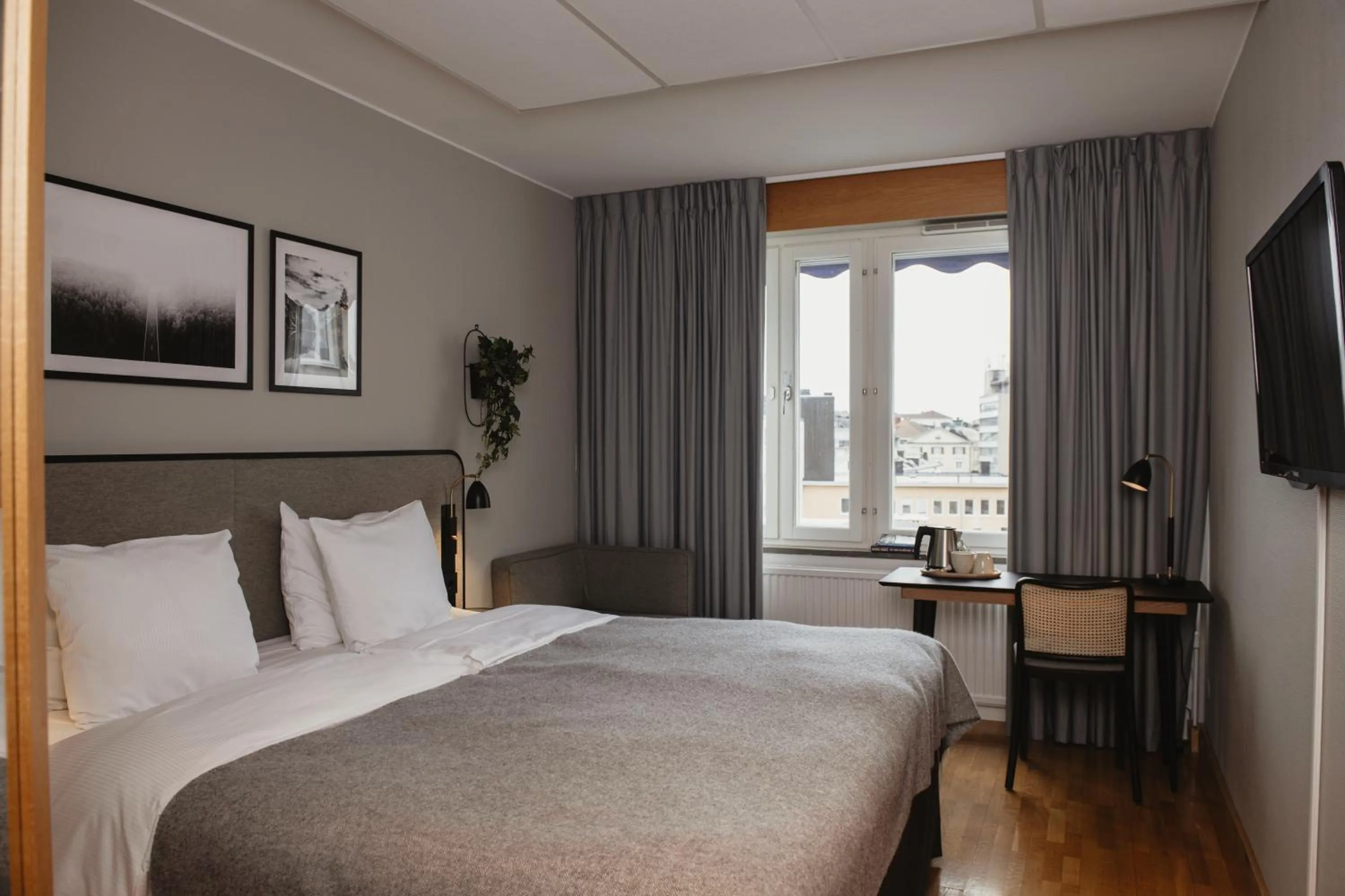 Photo of the whole room, Bed in Home Hotel Etage