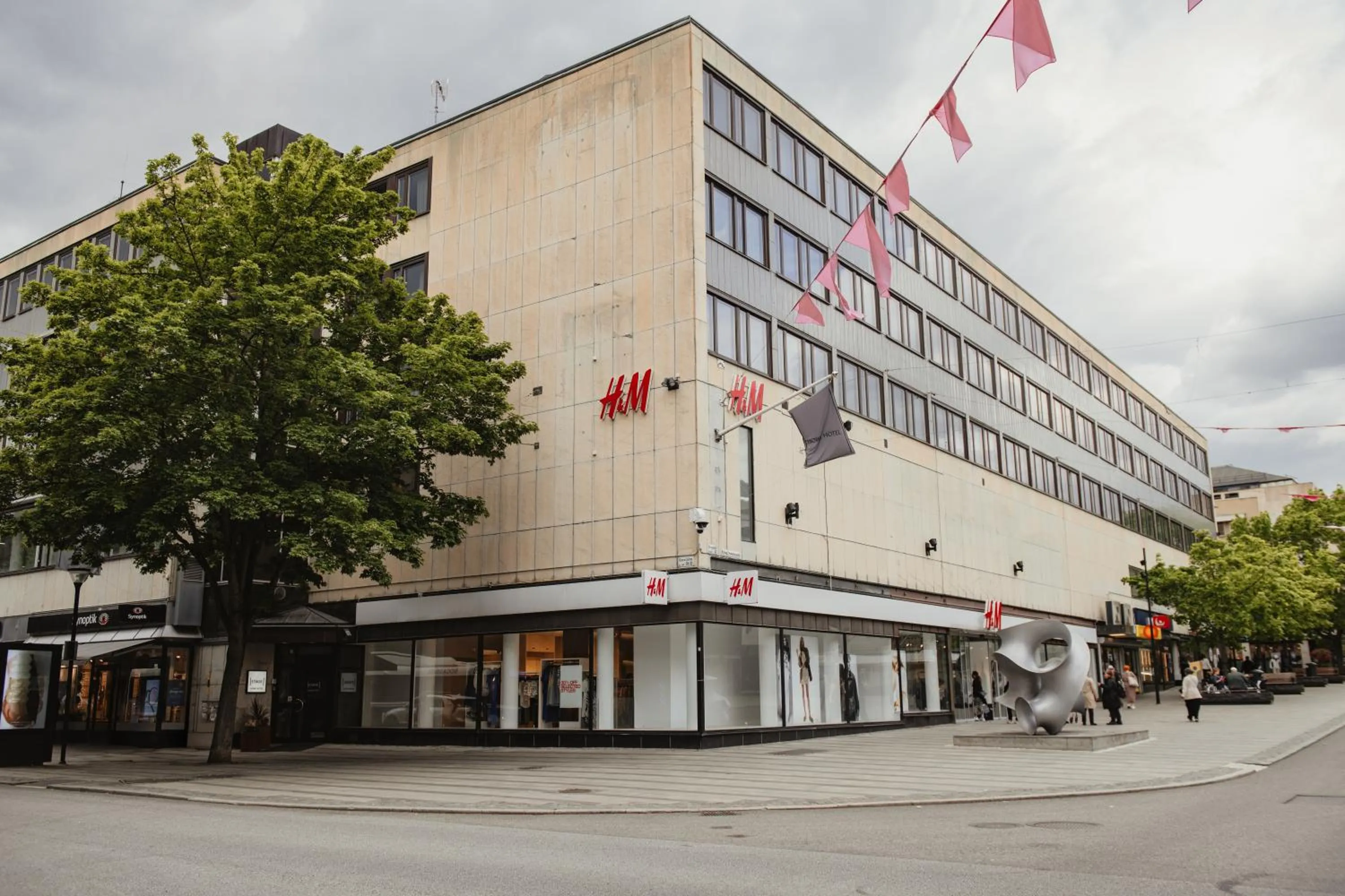 Property building in Home Hotel Etage