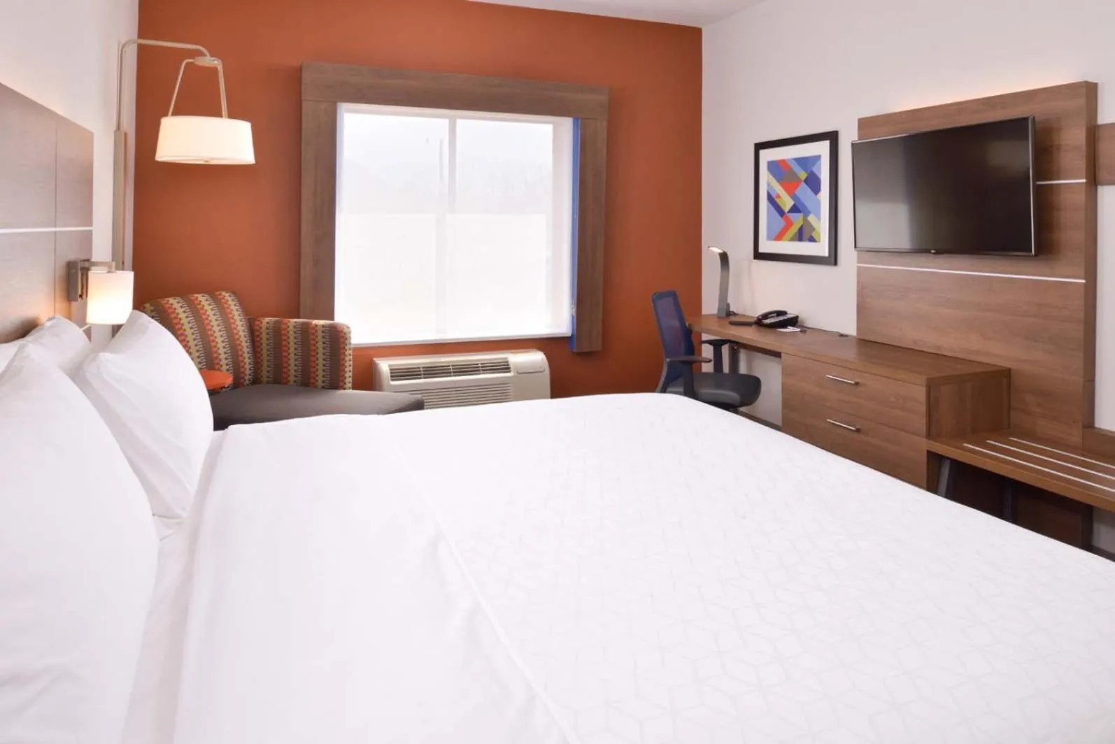 Bedroom, Bed in Holiday Inn Express Glenwood Springs Aspen Area by IHG