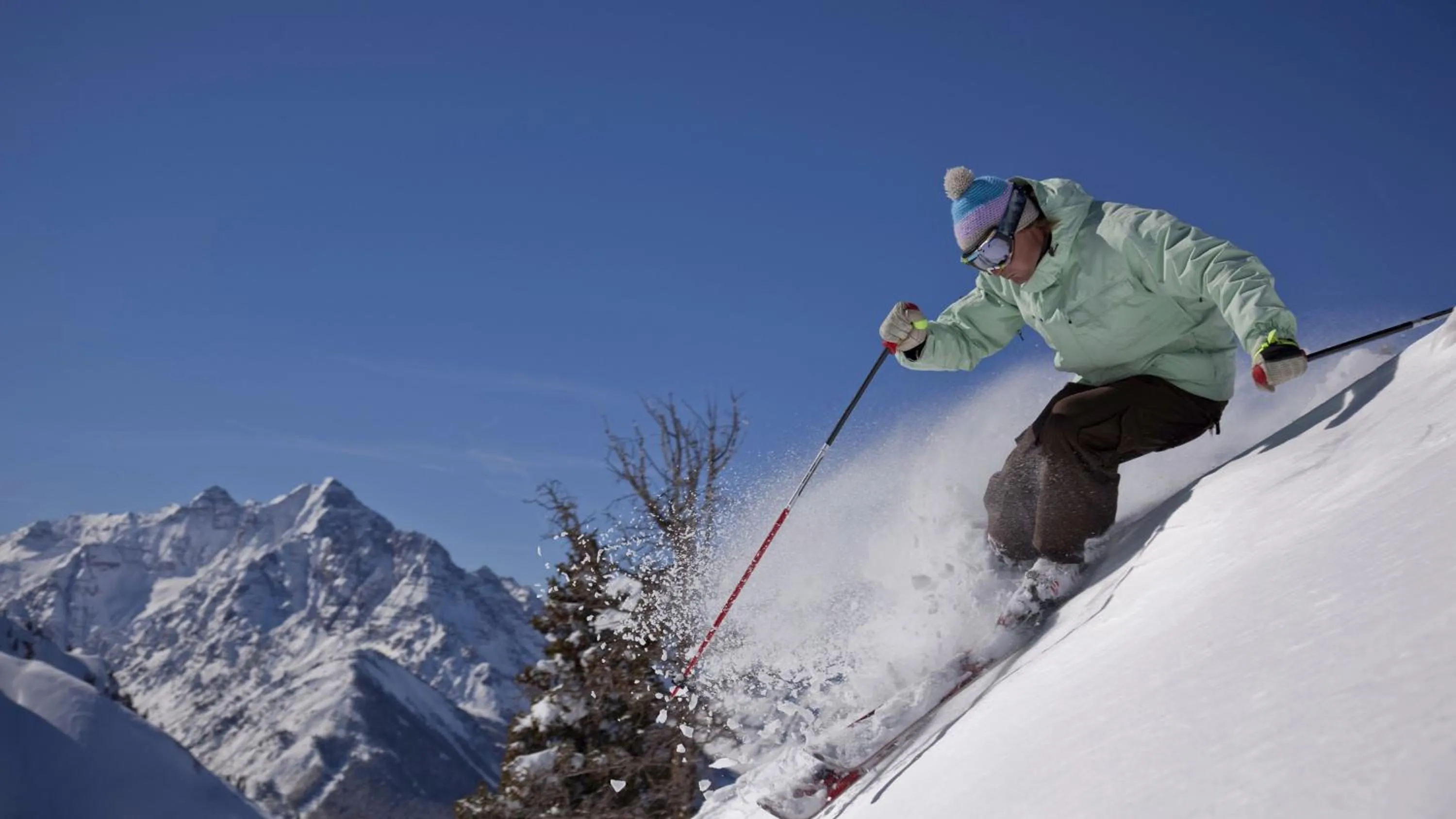 Area and facilities in Holiday Inn Express Glenwood Springs Aspen Area by IHG