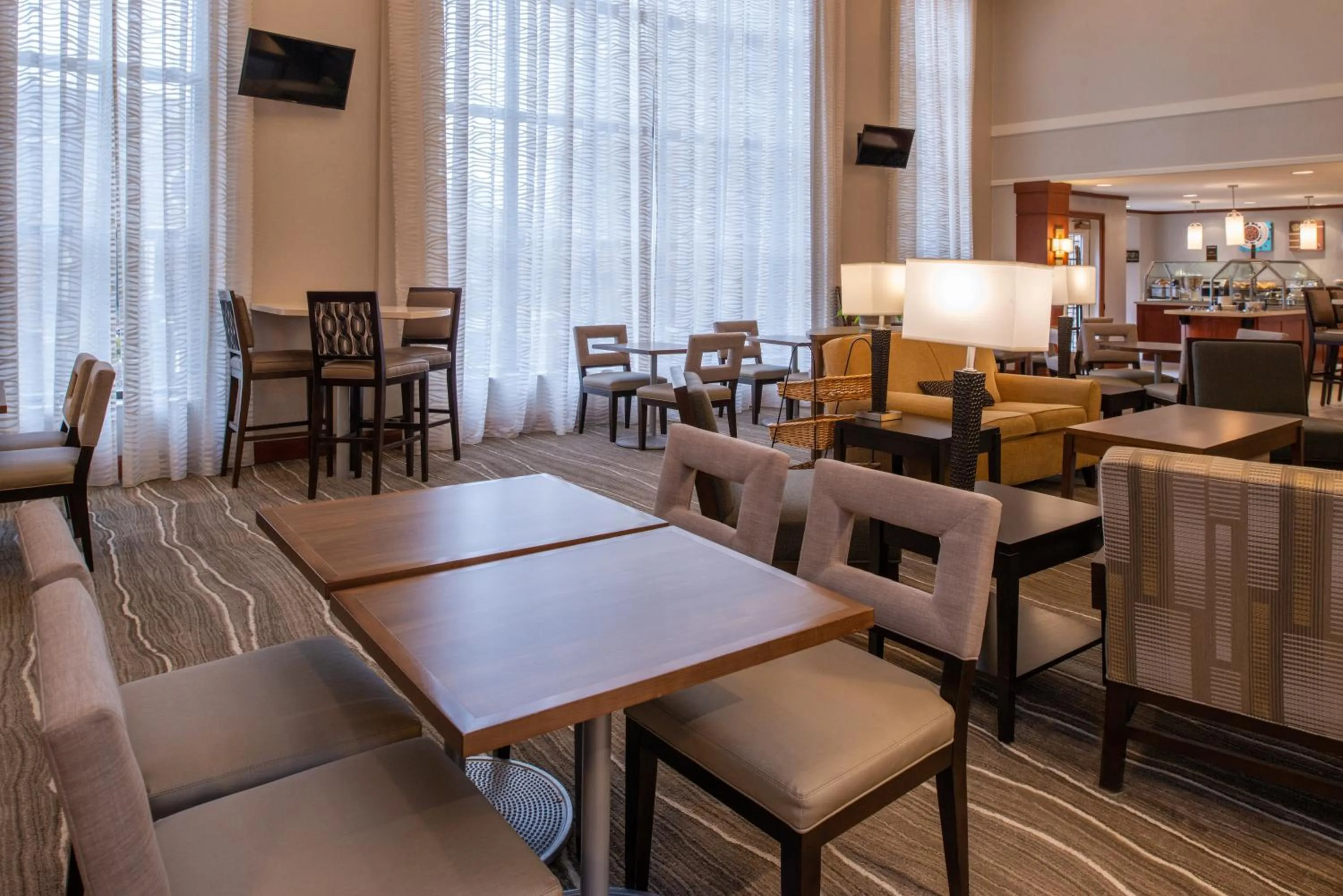 Restaurant/places to eat in Staybridge Suites Indianapolis-Fishers by IHG