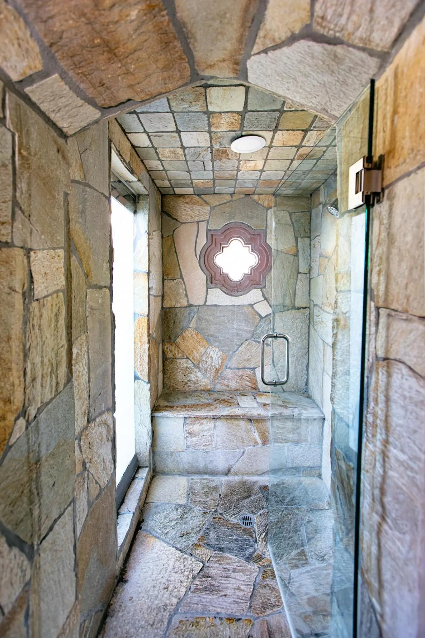 Shower in Lucille Palm Springs