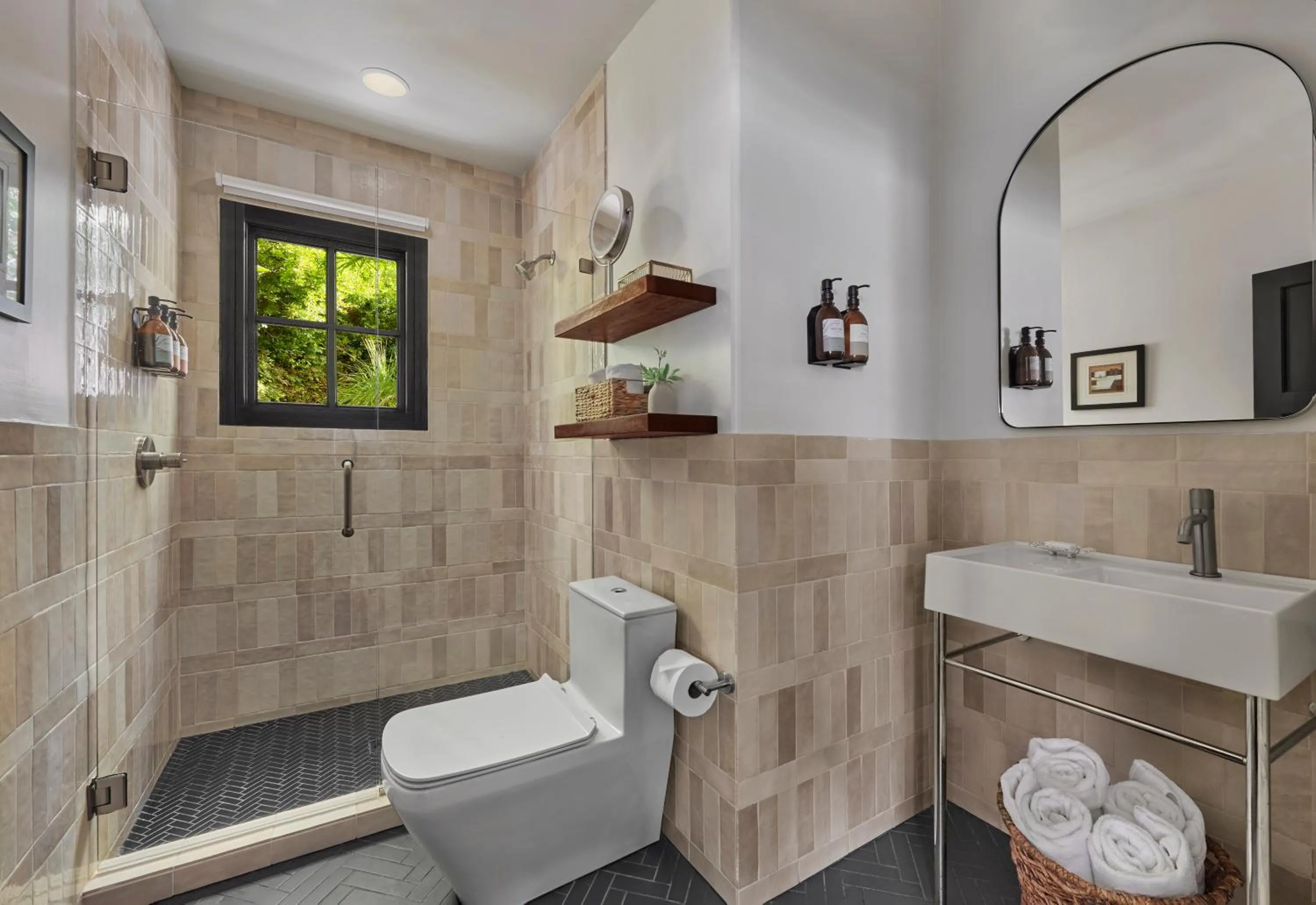 Shower in Lucille Palm Springs