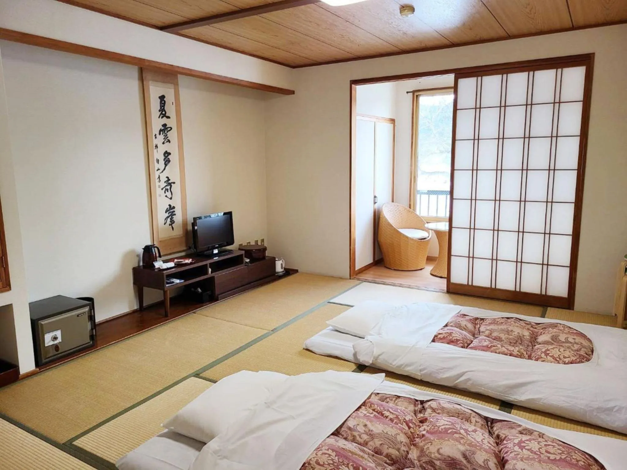 Living room, Bed in Sannouzan Onsen Zuisenkyo