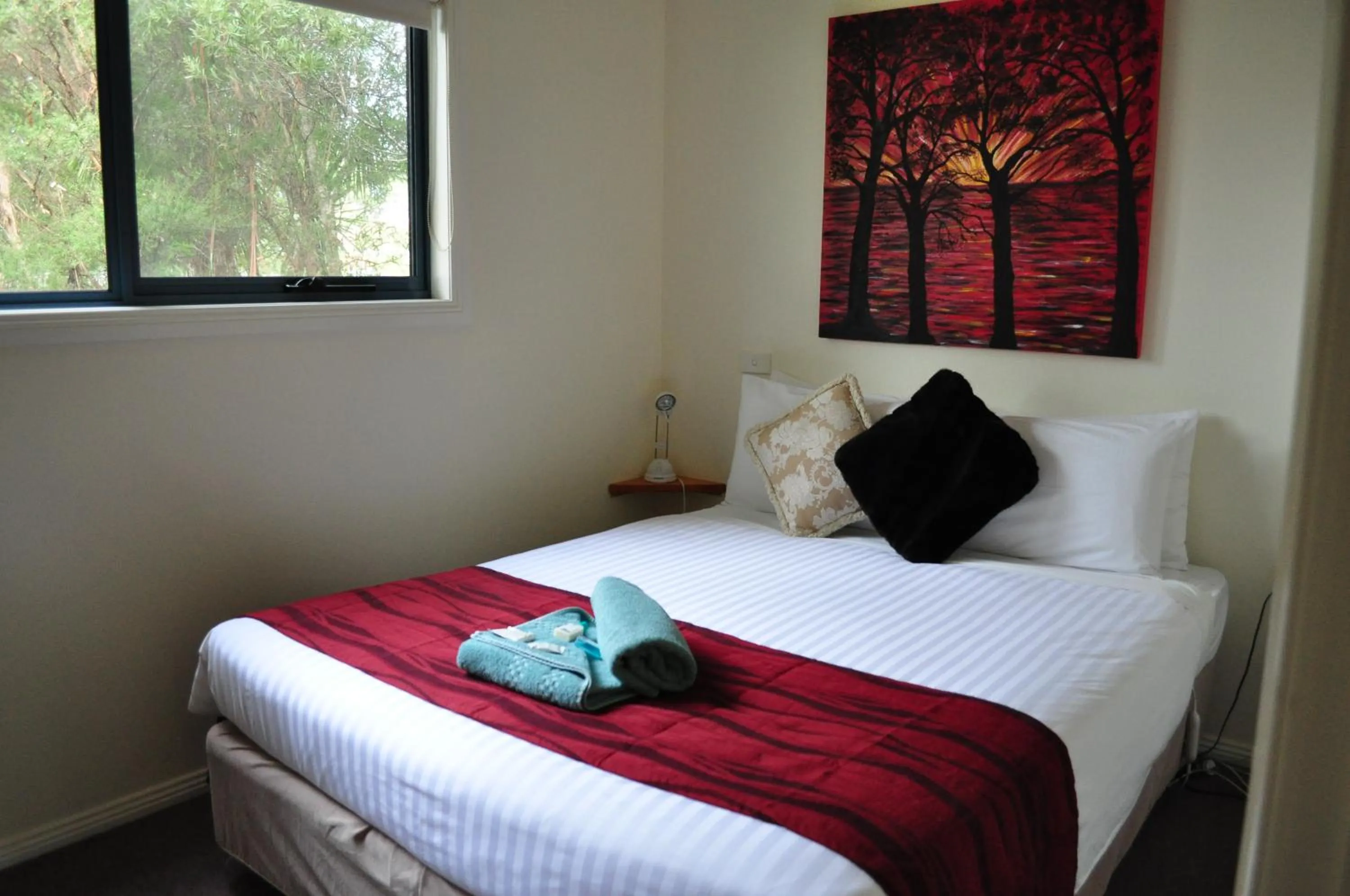 Bedroom, Bed in BIG4 Strahan Holiday Retreat