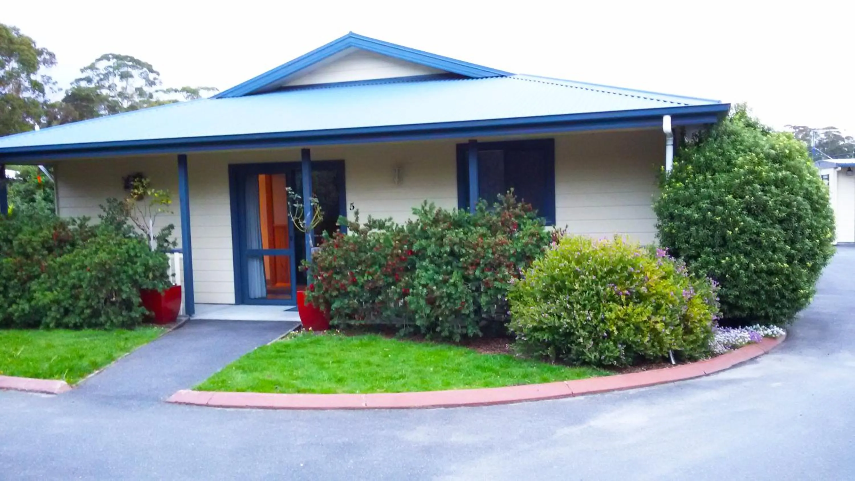 Property building in BIG4 Strahan Holiday Retreat