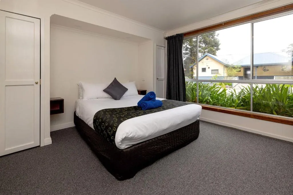 Bed in BIG4 Strahan Holiday Retreat