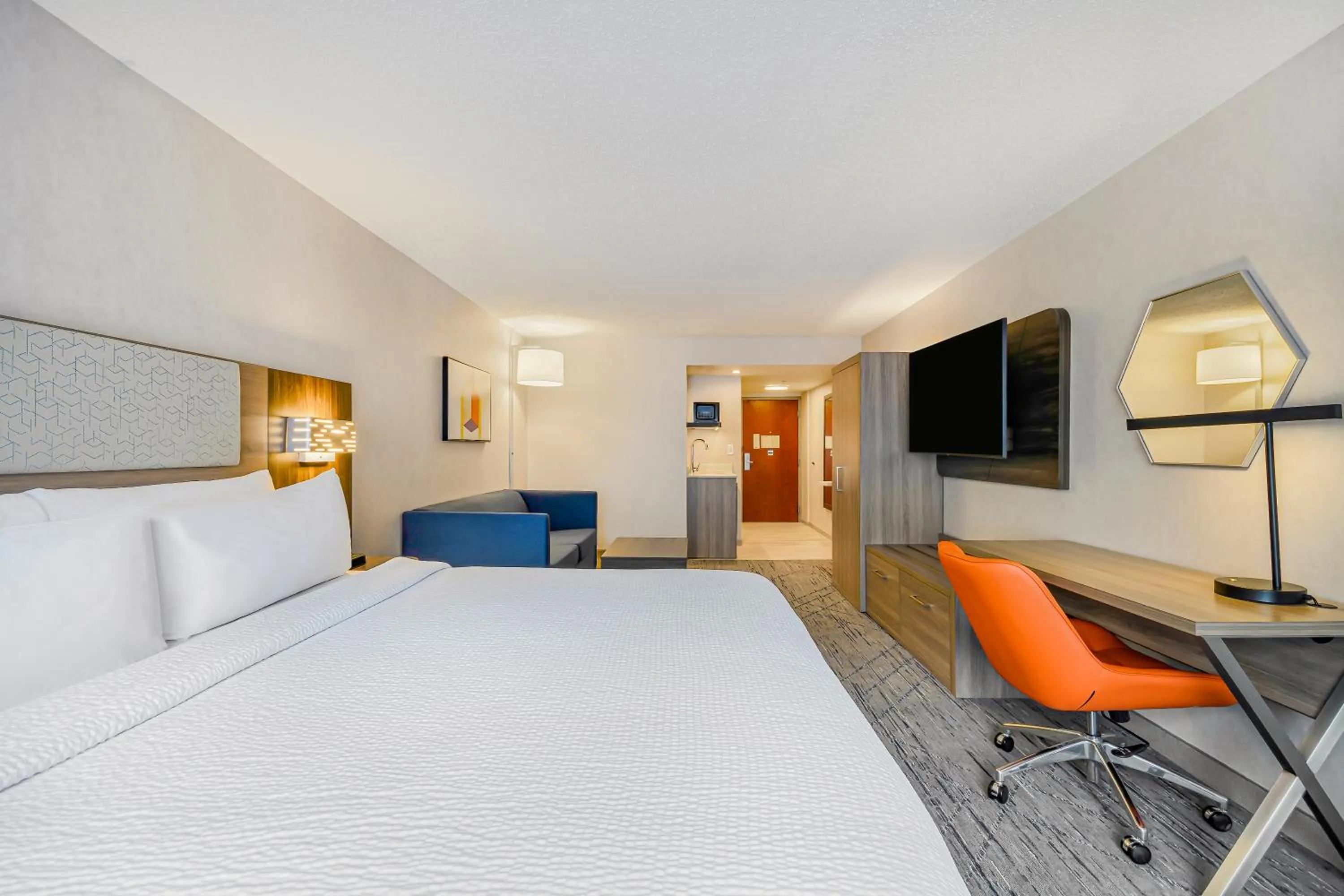 Bed in Holiday Inn Express & Suites Buffalo Airport by IHG