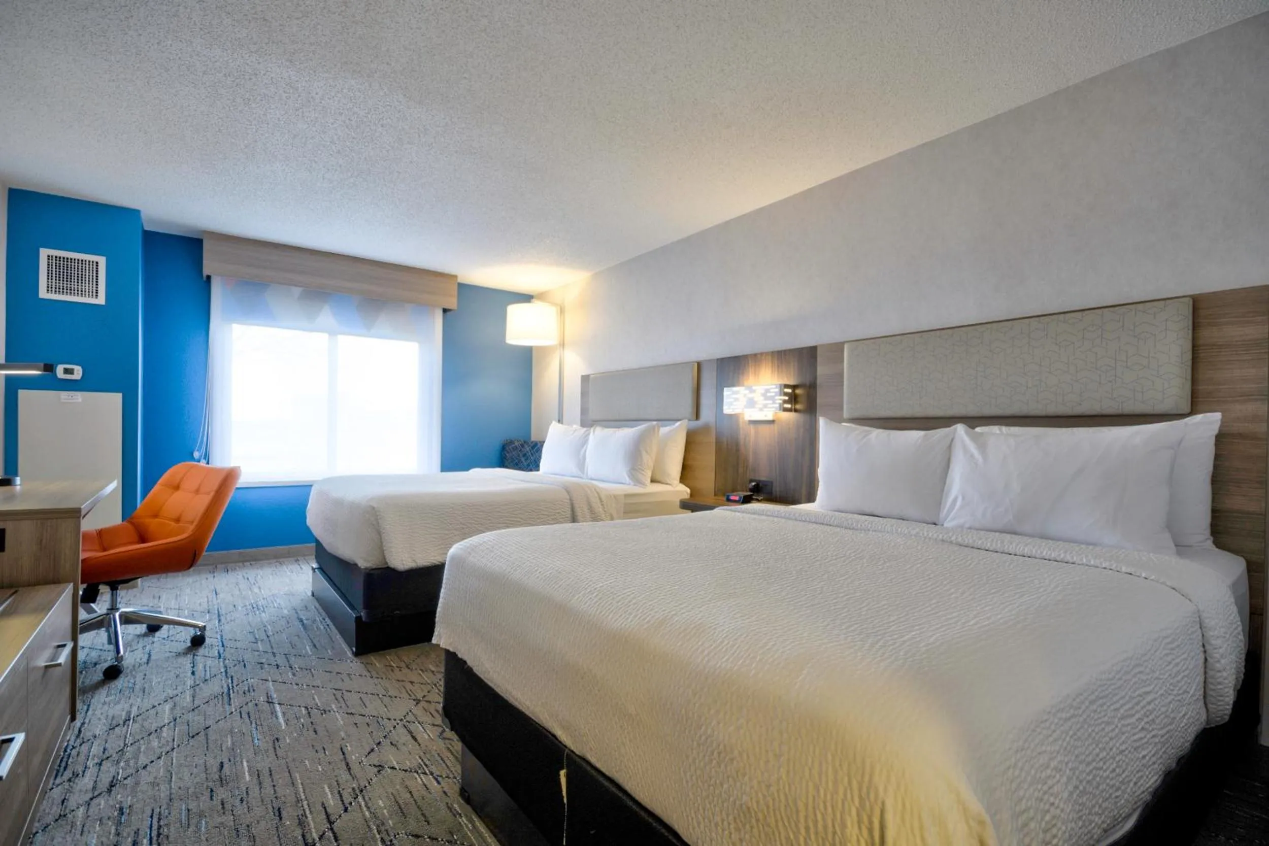 Bedroom, Bed in Holiday Inn Express & Suites Buffalo Airport by IHG