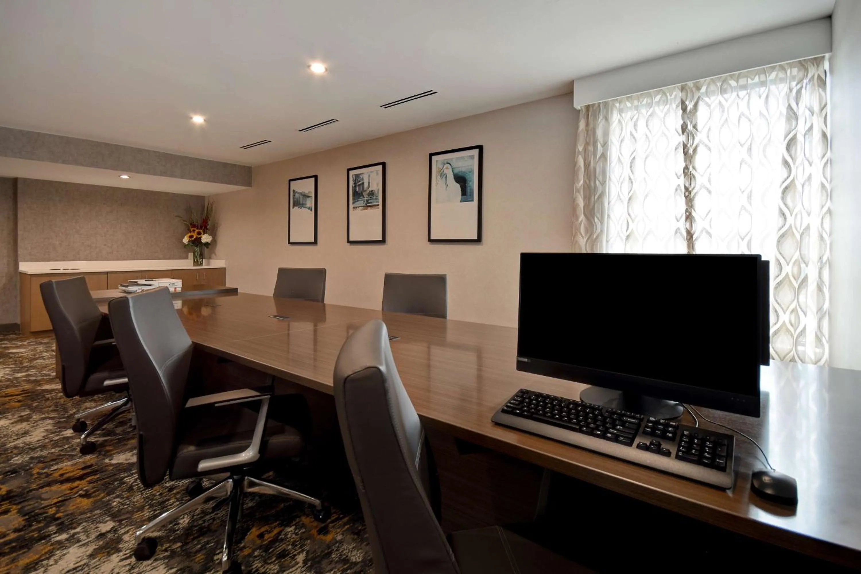 Business facilities in DoubleTree by Hilton St. Louis Airport, MO