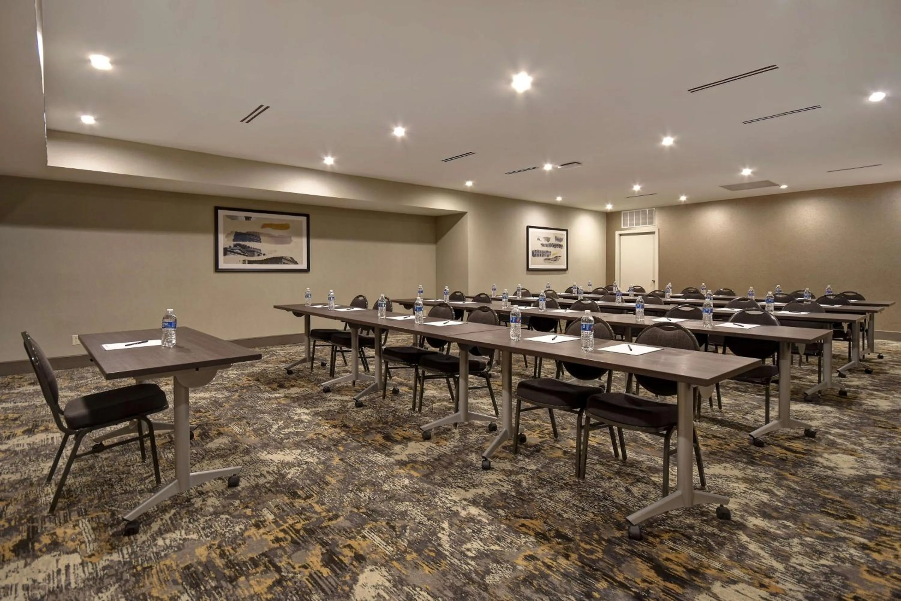 Meeting/conference room in DoubleTree by Hilton St. Louis Airport, MO