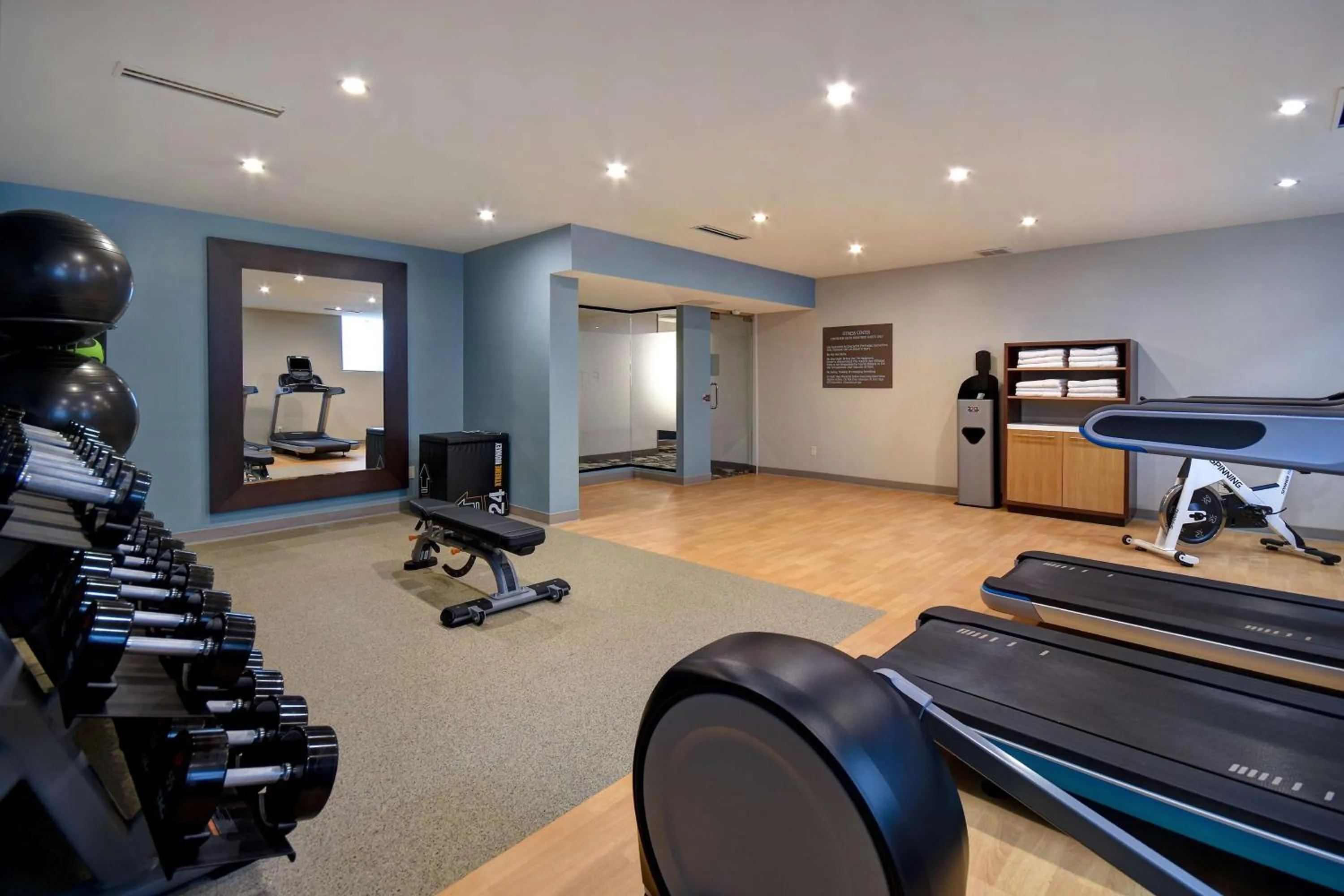 Fitness centre/facilities in DoubleTree by Hilton St. Louis Airport, MO