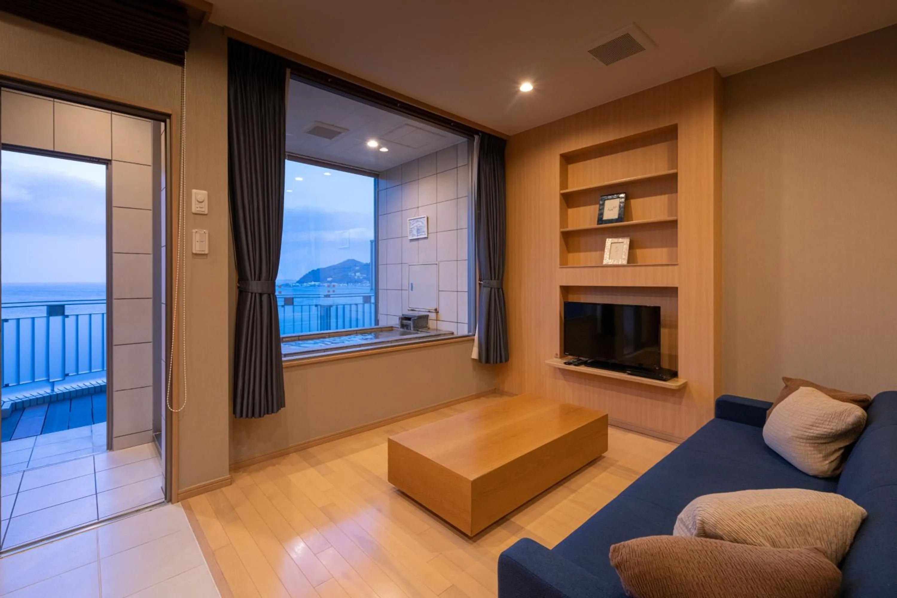 Photo of the whole room in Auberge Fontaine Bleau Atami