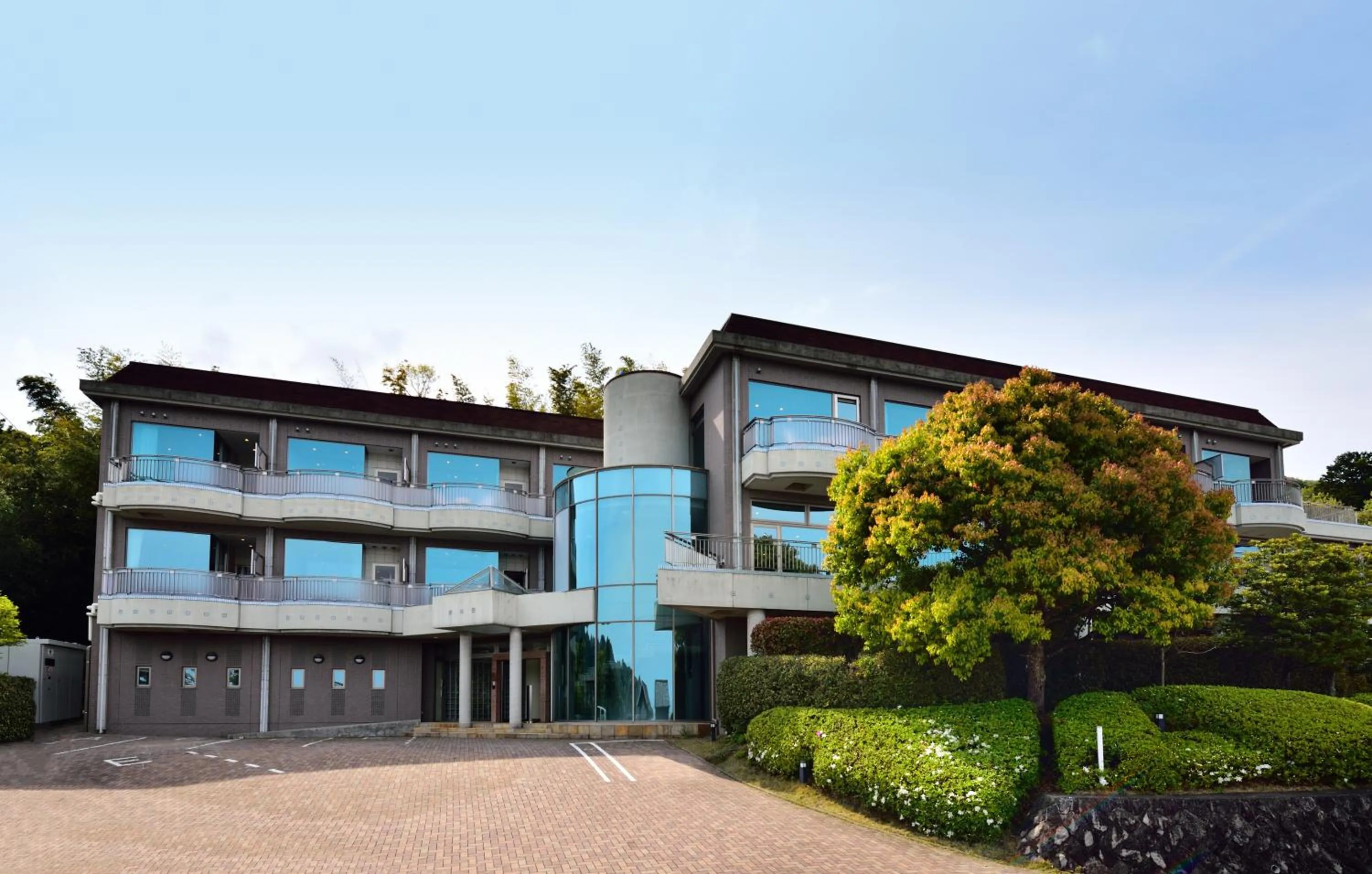 Facade/entrance in Auberge Fontaine Bleau Atami