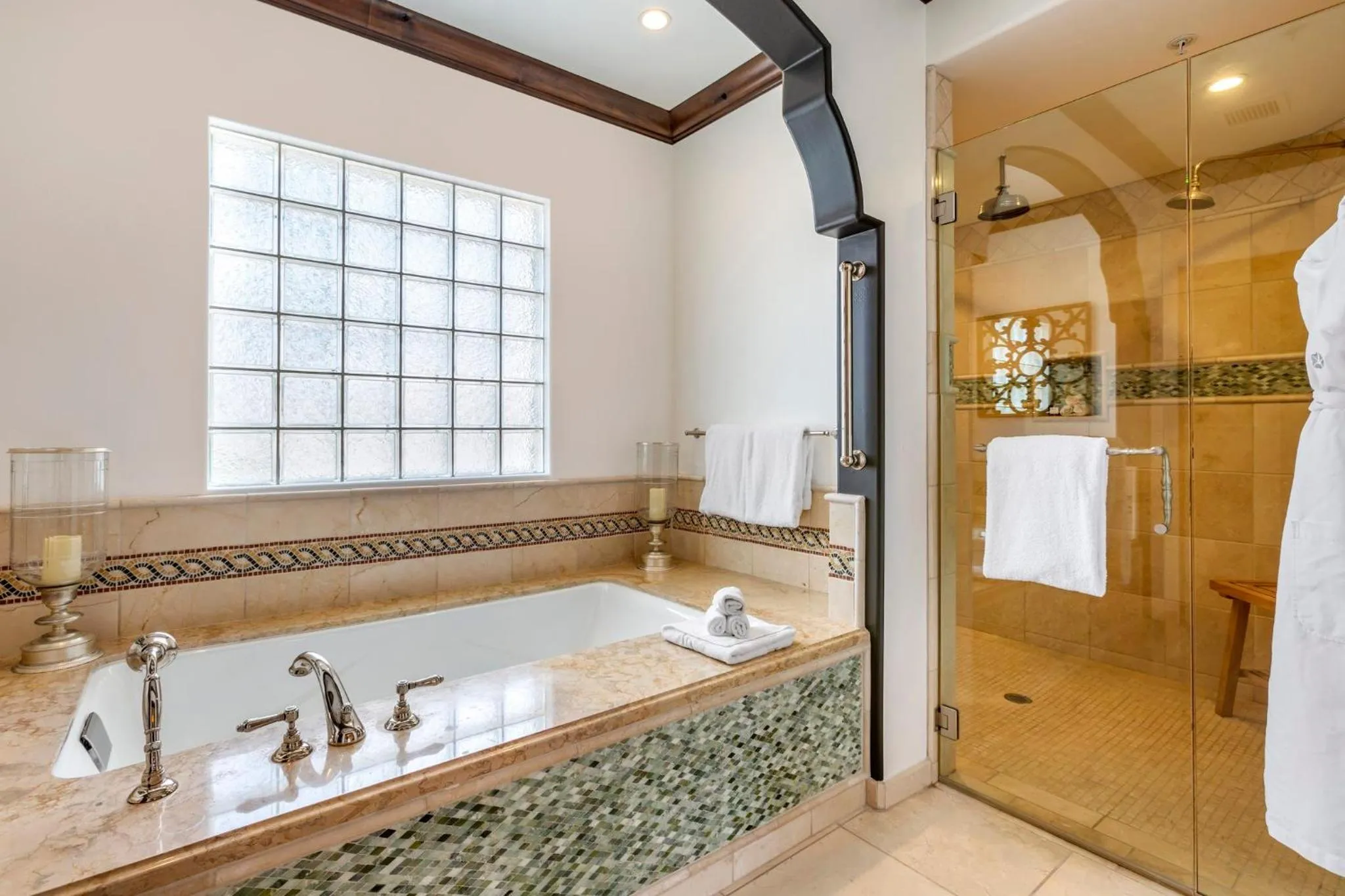 Photo of the whole room in Omni Scottsdale Resort & Spa at Montelucia