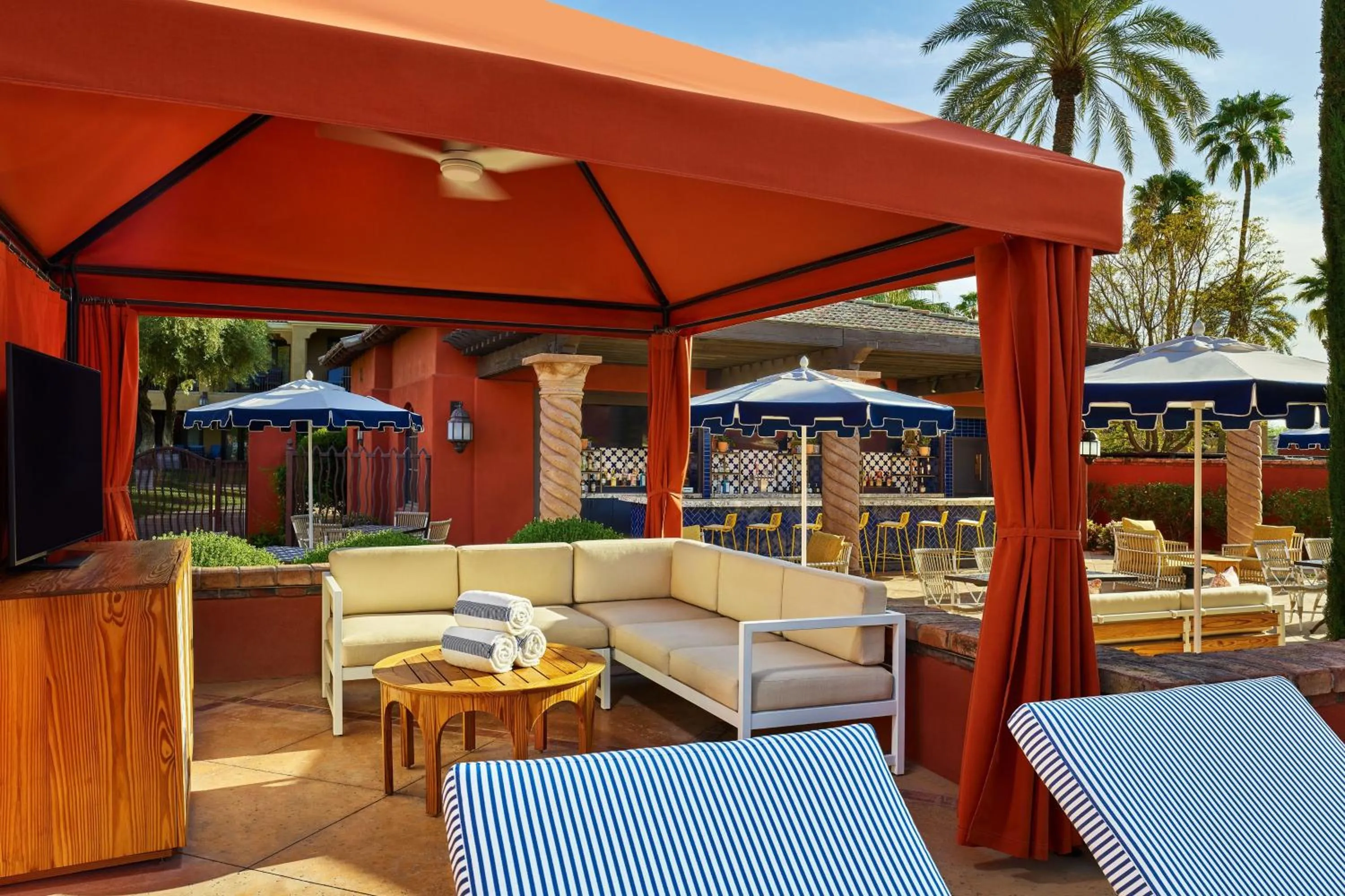 Swimming pool in Omni Scottsdale Resort & Spa at Montelucia