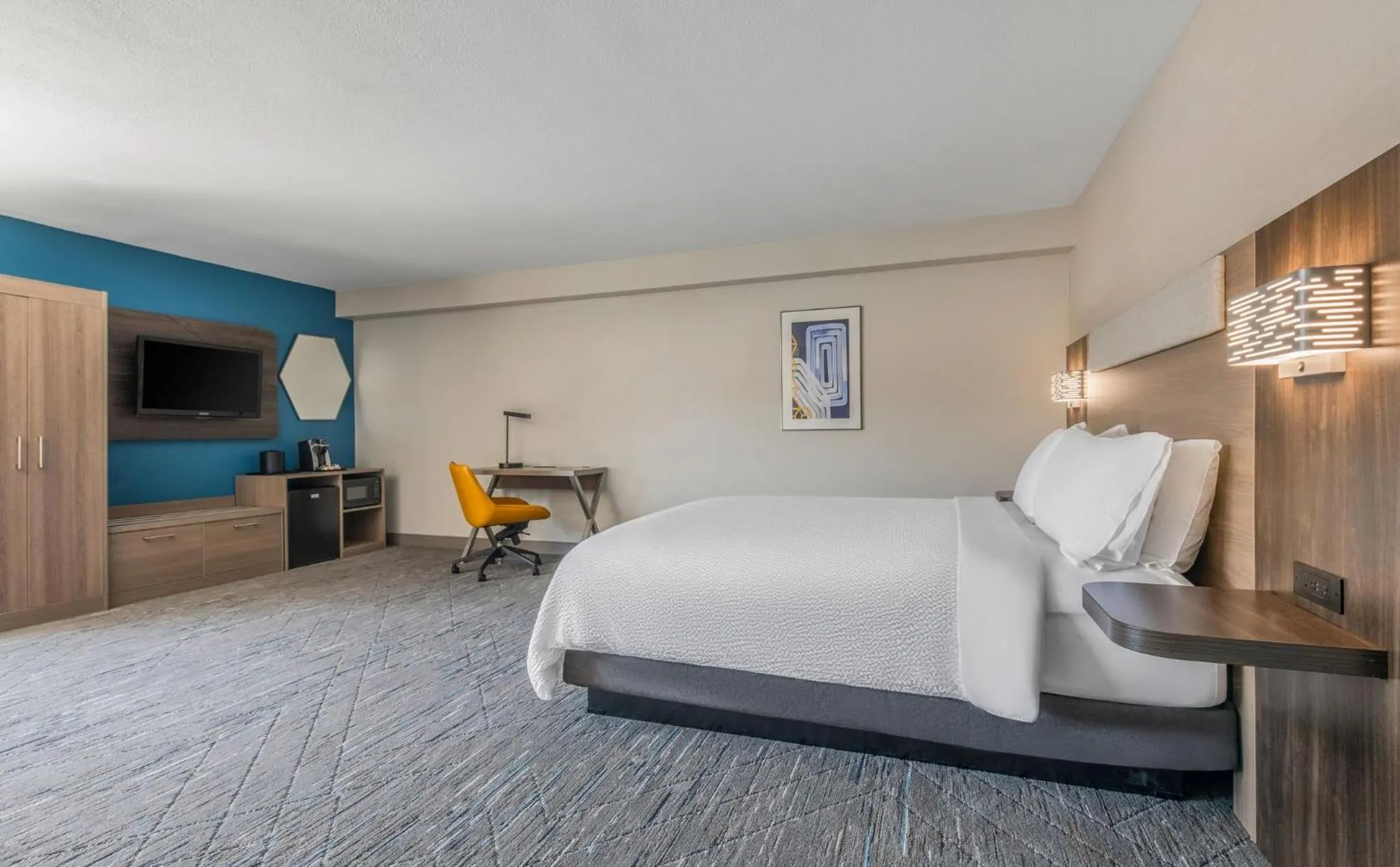 Photo of the whole room, Bed in Holiday Inn Express San Diego South - National City by IHG