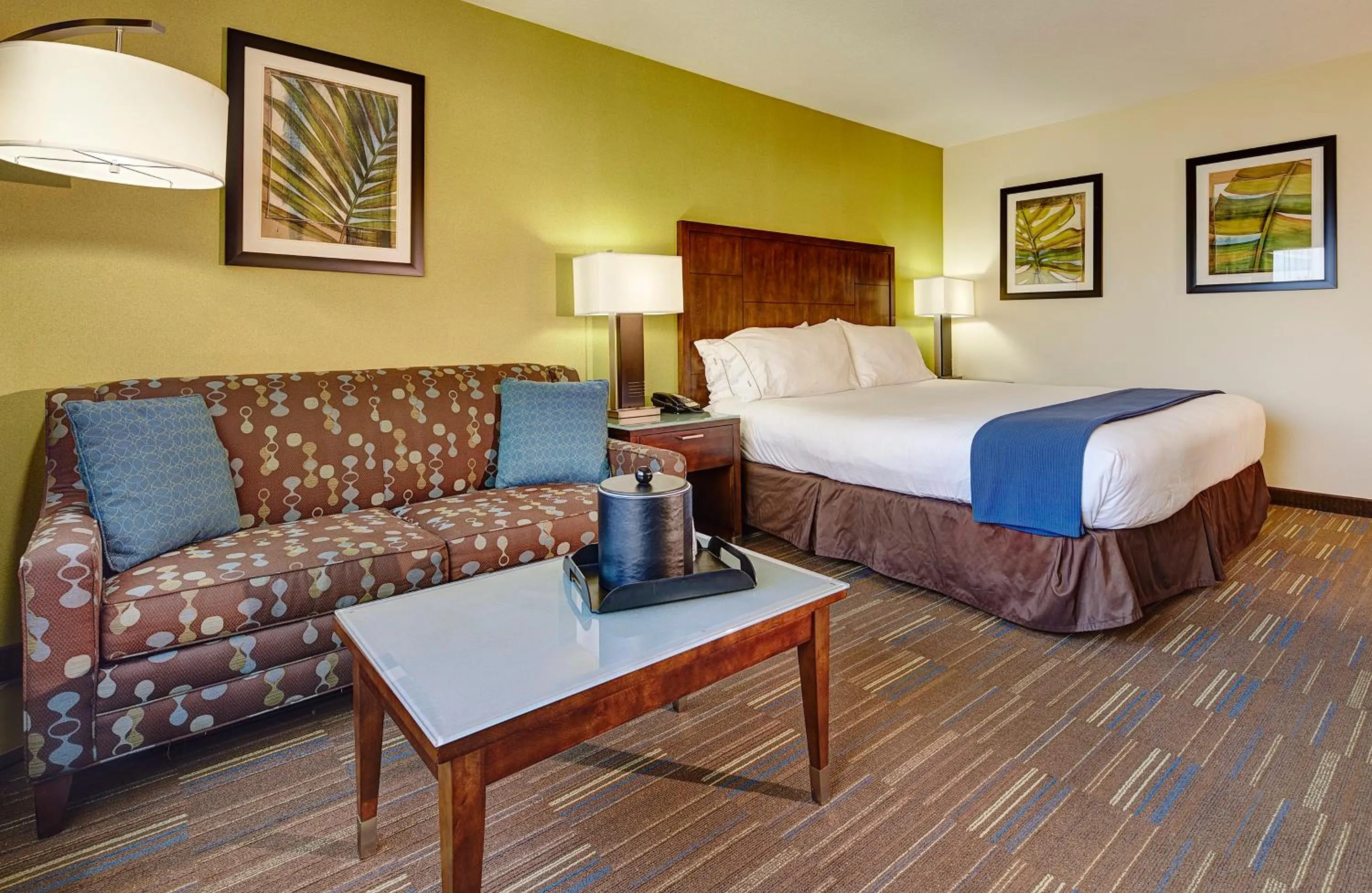 Photo of the whole room, Bed in Holiday Inn Express San Diego South - National City by IHG