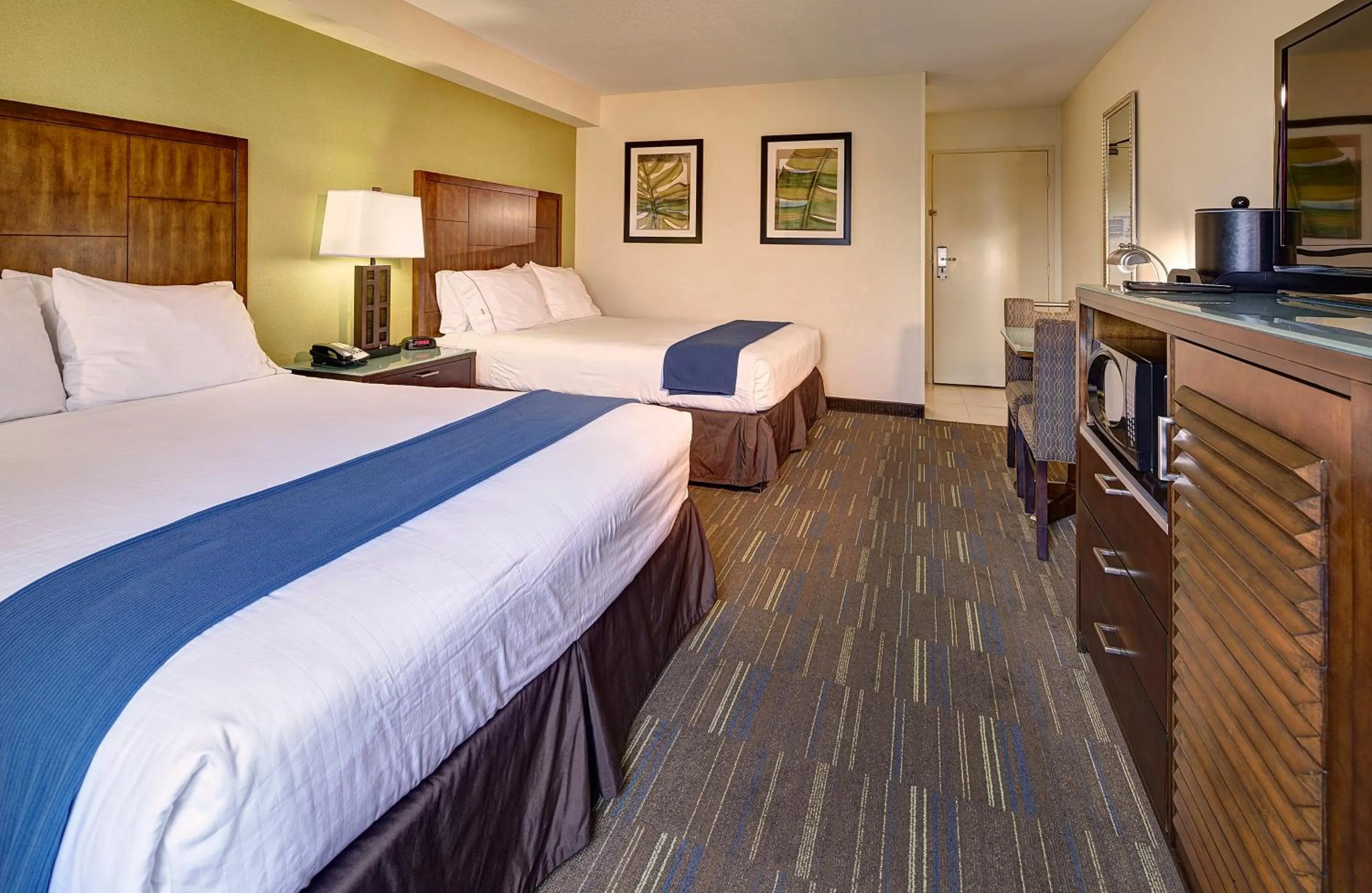 Photo of the whole room, Bed in Holiday Inn Express San Diego South - National City by IHG