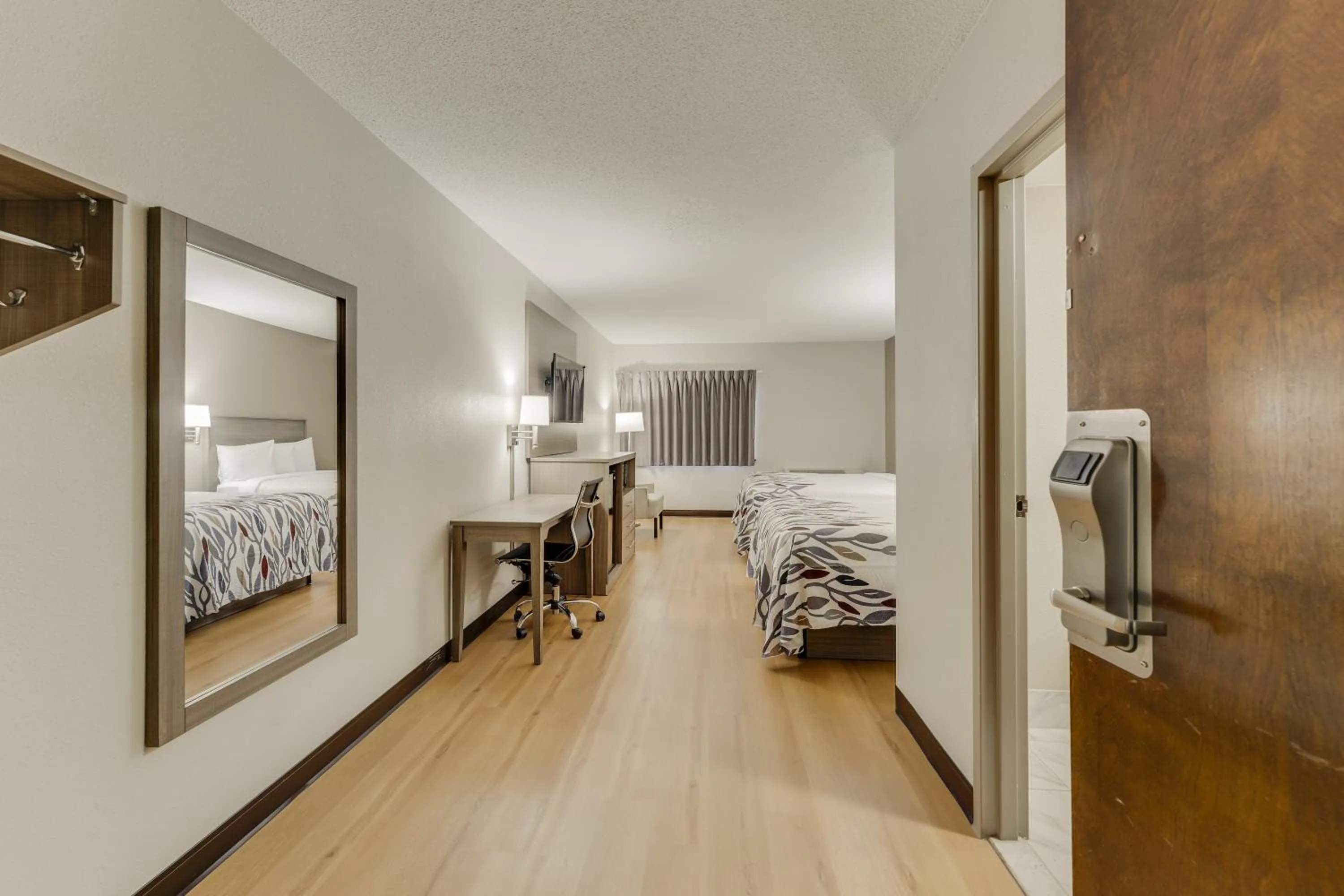 Bedroom in Red Roof Inn & Suites Newport - Middletown, RI