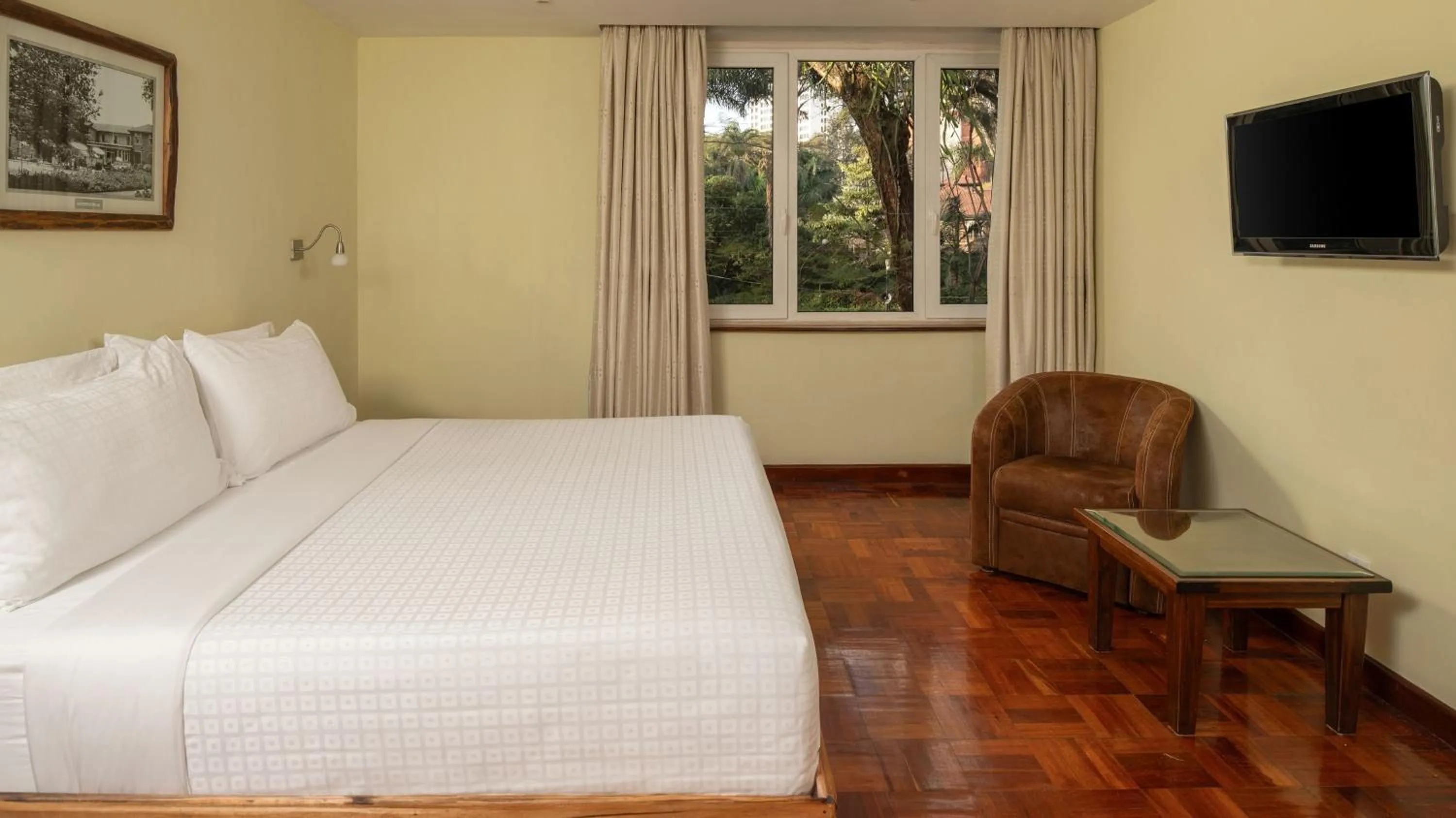 Photo of the whole room, Bed in Fairview Nairobi