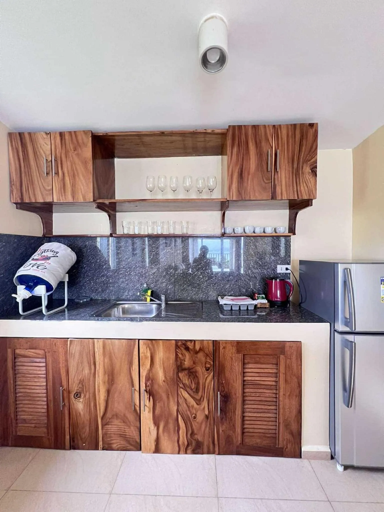 Kitchen or kitchenette in Boracay Amor Apartment