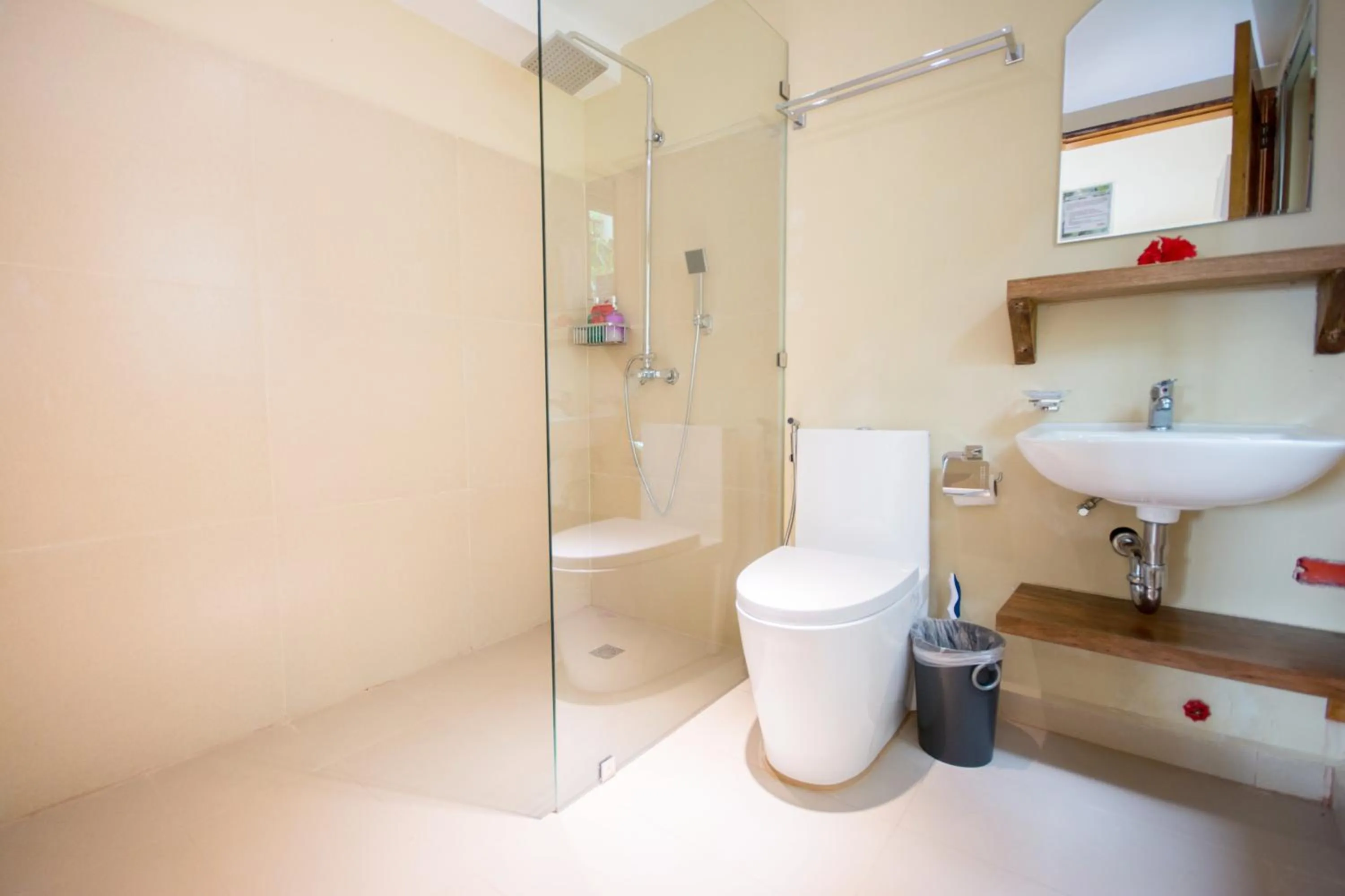 Shower in Boracay Amor Apartment