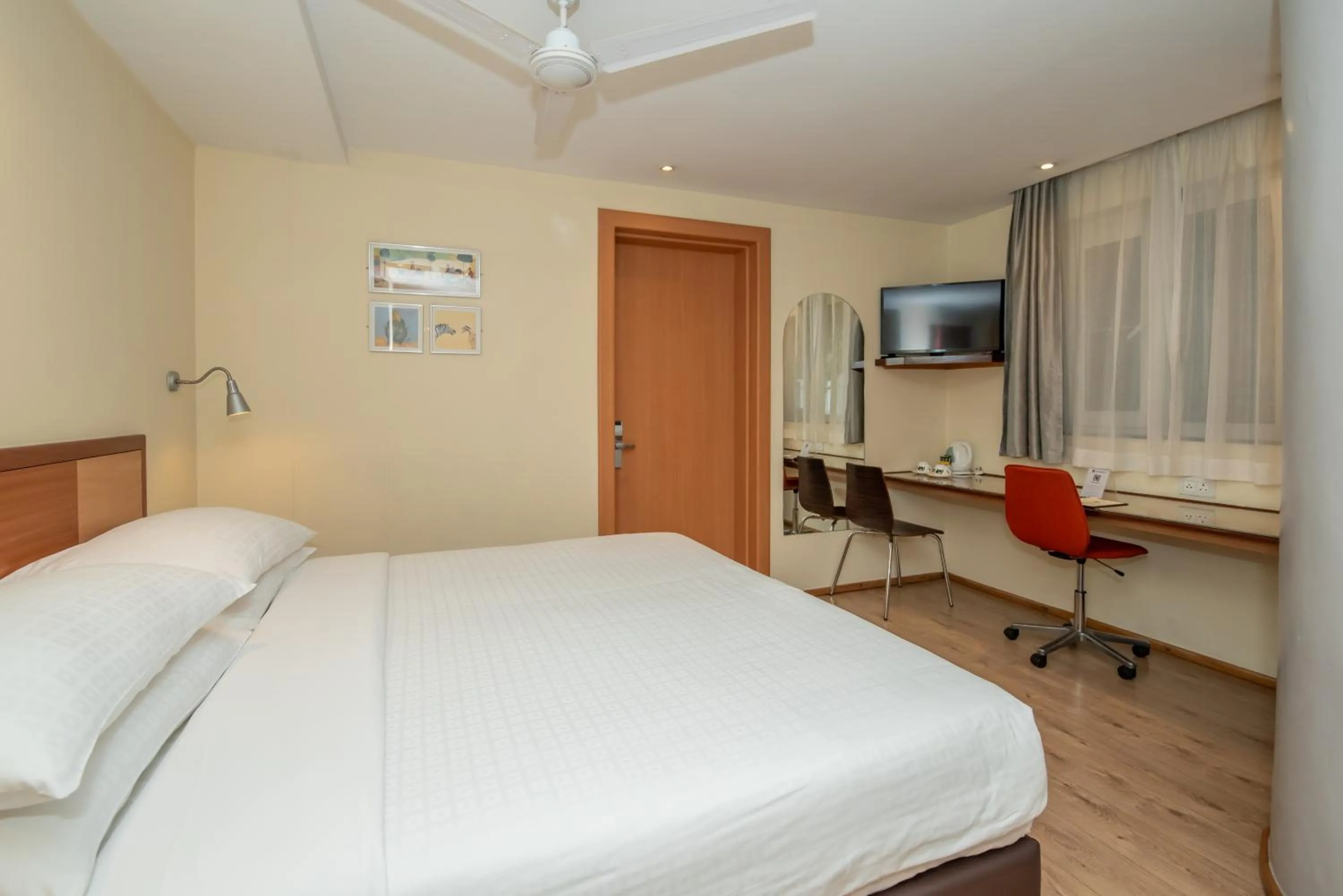 TV and multimedia, Bed in Best Western Nairobi Upper Hill