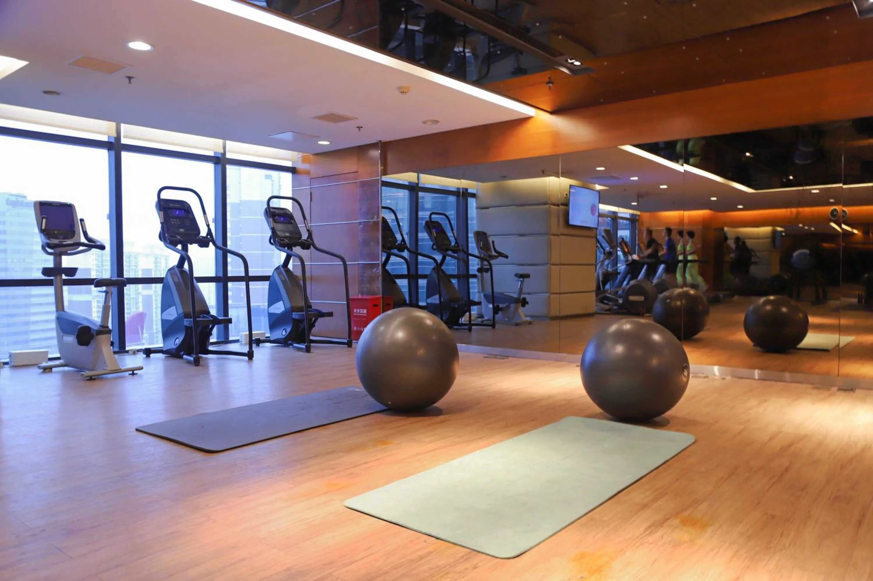 Fitness centre/facilities in Renaissance Shanghai Zhongshan Park Hotel